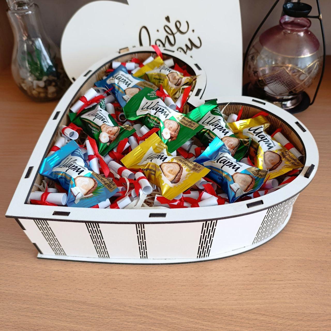 Подарочный набор из конфет и 101 причины Почему я тебя люблю для девушки на день влюбленных/8 марта/день рождения (ar274) - фото 2