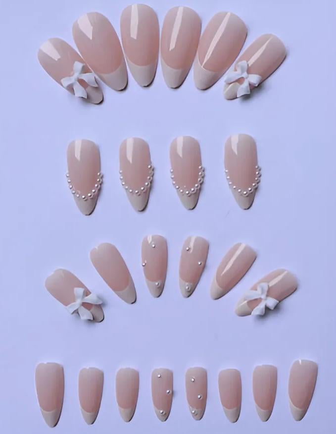 Накладные ногти с объемным дизайном Бант с жемчугом миндаль средней длины с клеевыми пластинами 24 шт. Белый (2789190688) - фото 5