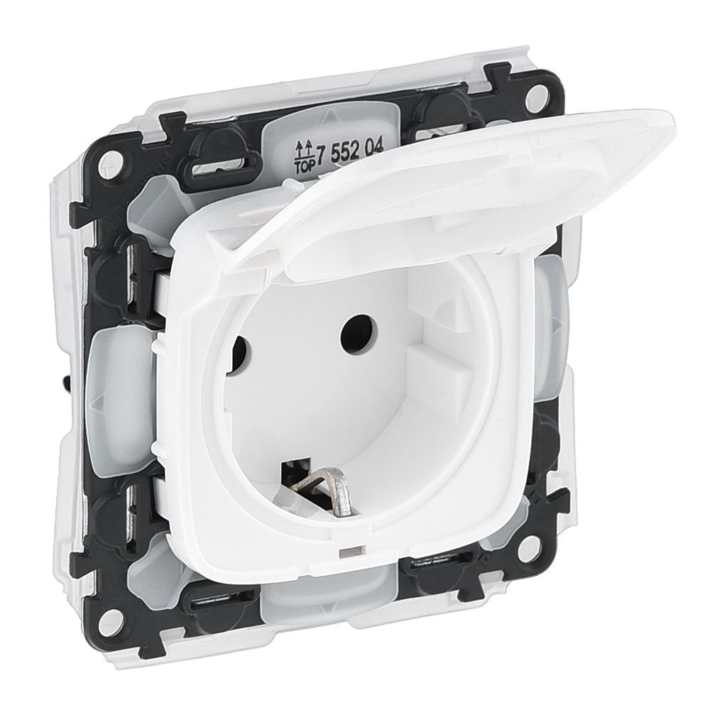 Розетка Legrand Valena Allure 2к+3 с заземлением и шторками IP44 Белый (755204)