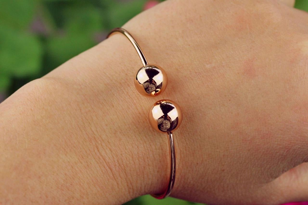 Браслет бэнгл Xuping Jewelry Поцелуйчик 60 мм 12 мм на руку от 17-19 см Золотистый