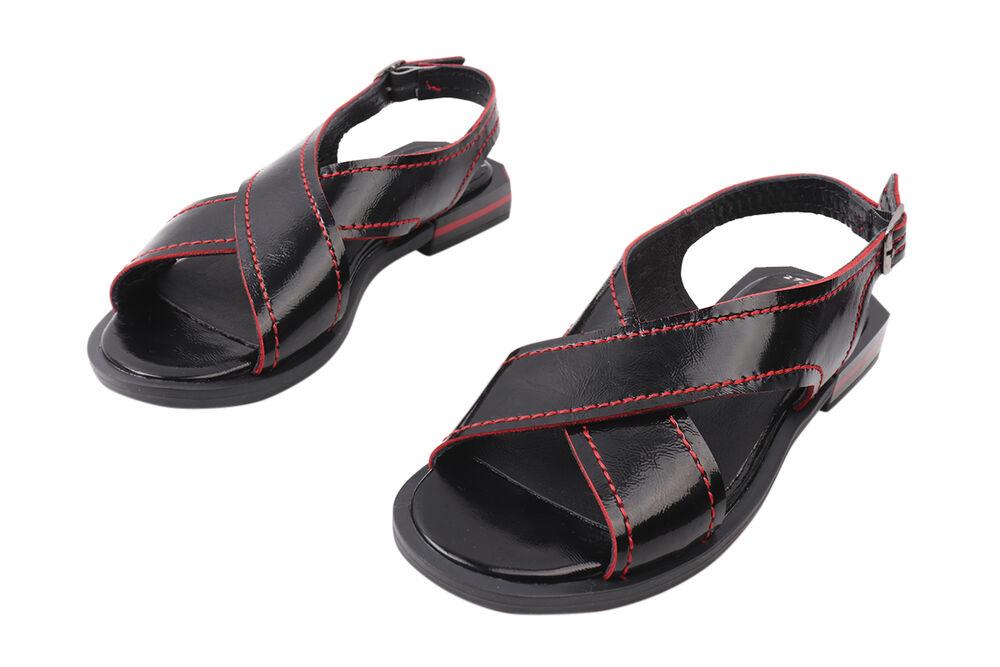 Босоножки женские Magnolya из кожи на низком ходу с открытой пятой р. 38 Черный (143-21LBC)