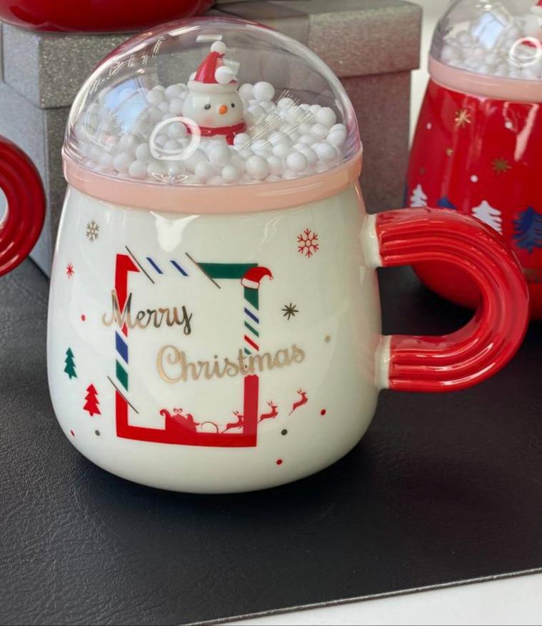 Чашка новорічна Olens Сніжне свято з кришкою кераміка 360 мл (8030-299-1) - фото 1 Чашка новорічна Olens Сніжне свято з кришкою кераміка 360 мл (8030-299-1) - фото 1