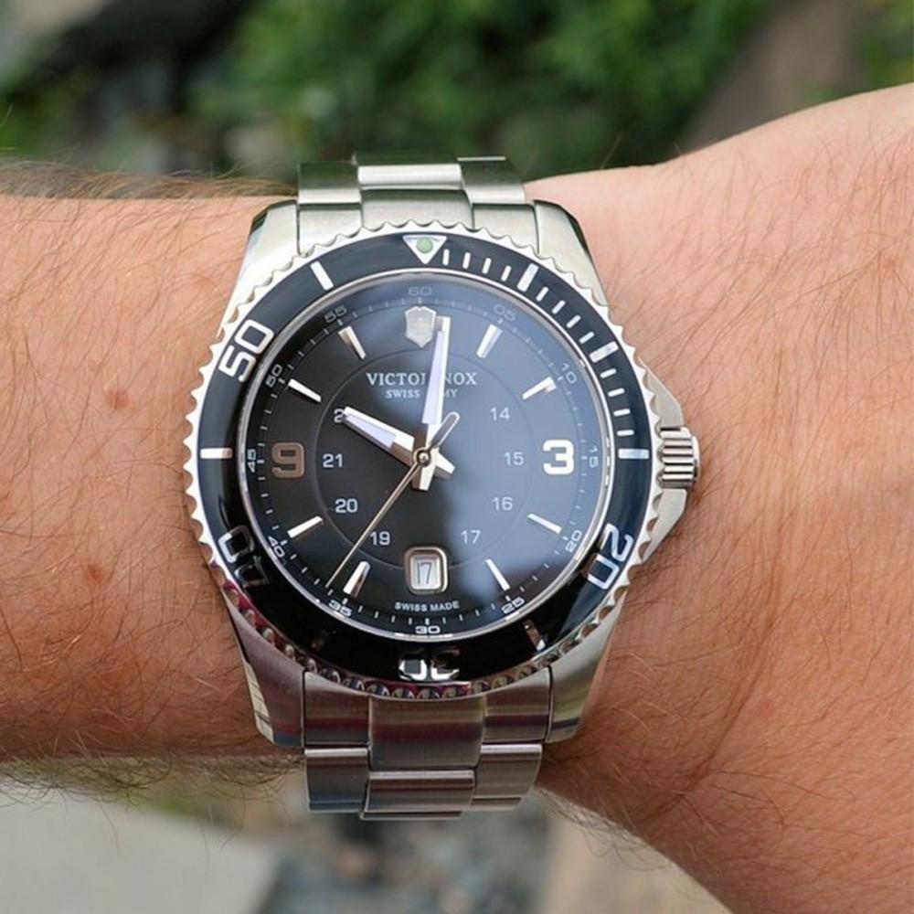 Наручний годинник чоловічий Victorinox Swiss Army Maverick кварцевий Silver (V241697) - фото 5 Наручний годинник чоловічий Victorinox Swiss Army Maverick кварцевий Silver (V241697) - фото 5