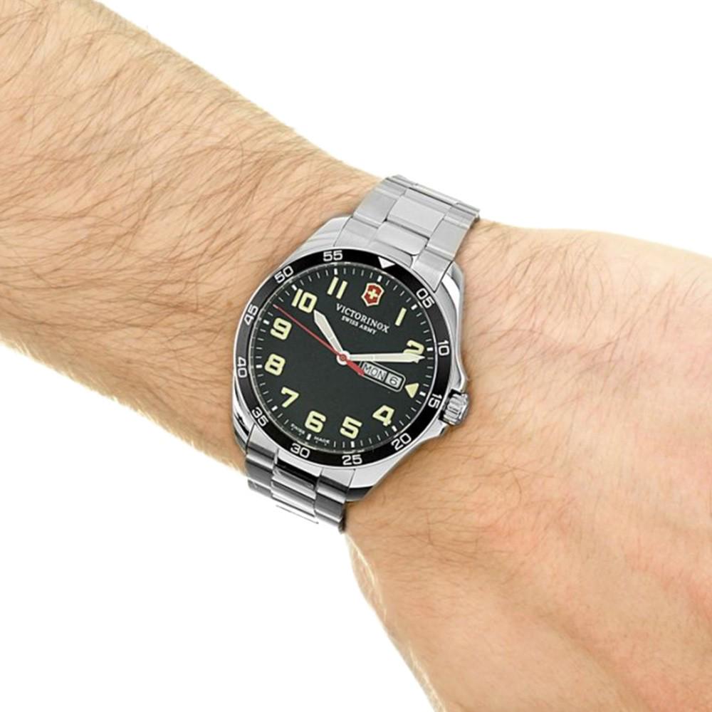 Наручний годинник чоловічий Victorinox Swiss Army Fieldforce кварцевий Silver (V241849) - фото 4 Наручний годинник чоловічий Victorinox Swiss Army Fieldforce кварцевий Silver (V241849) - фото 4