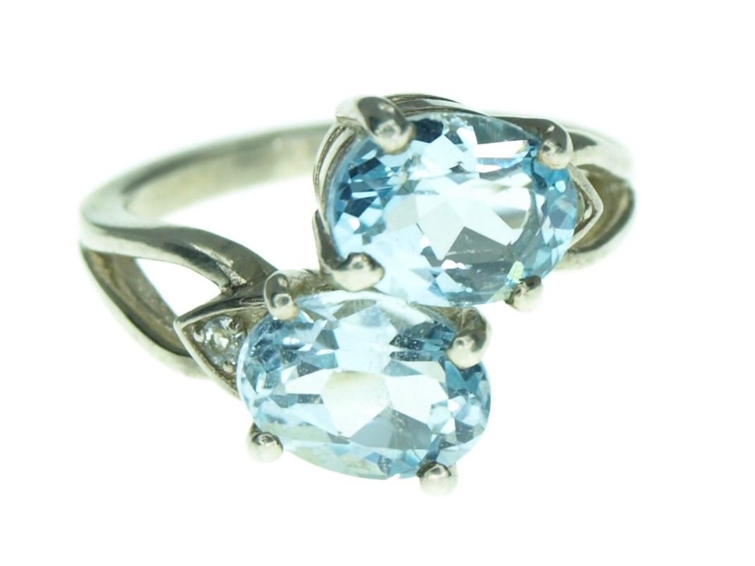 Каблучка зі срібла з топазом 15 (2101500180)