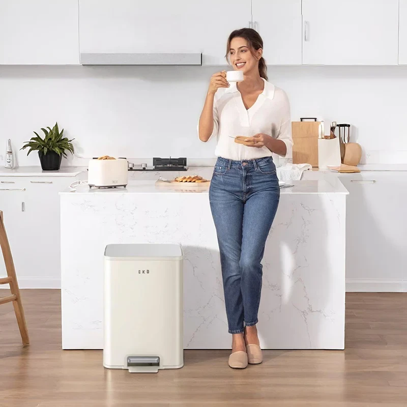 Сміттєве відро Eko педальне з плавним закриттям кришки 11 л Бежевий (25932342) - фото 3 Сміттєве відро Eko педальне з плавним закриттям кришки 11 л Бежевий (25932342) - фото 3