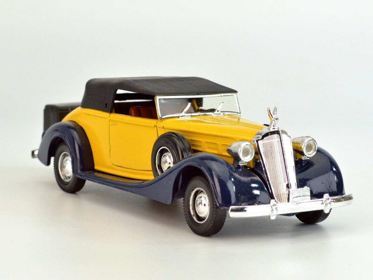 Коллекционная модель Solido Packard Super Eight 1937 1:43 Желтый (159)