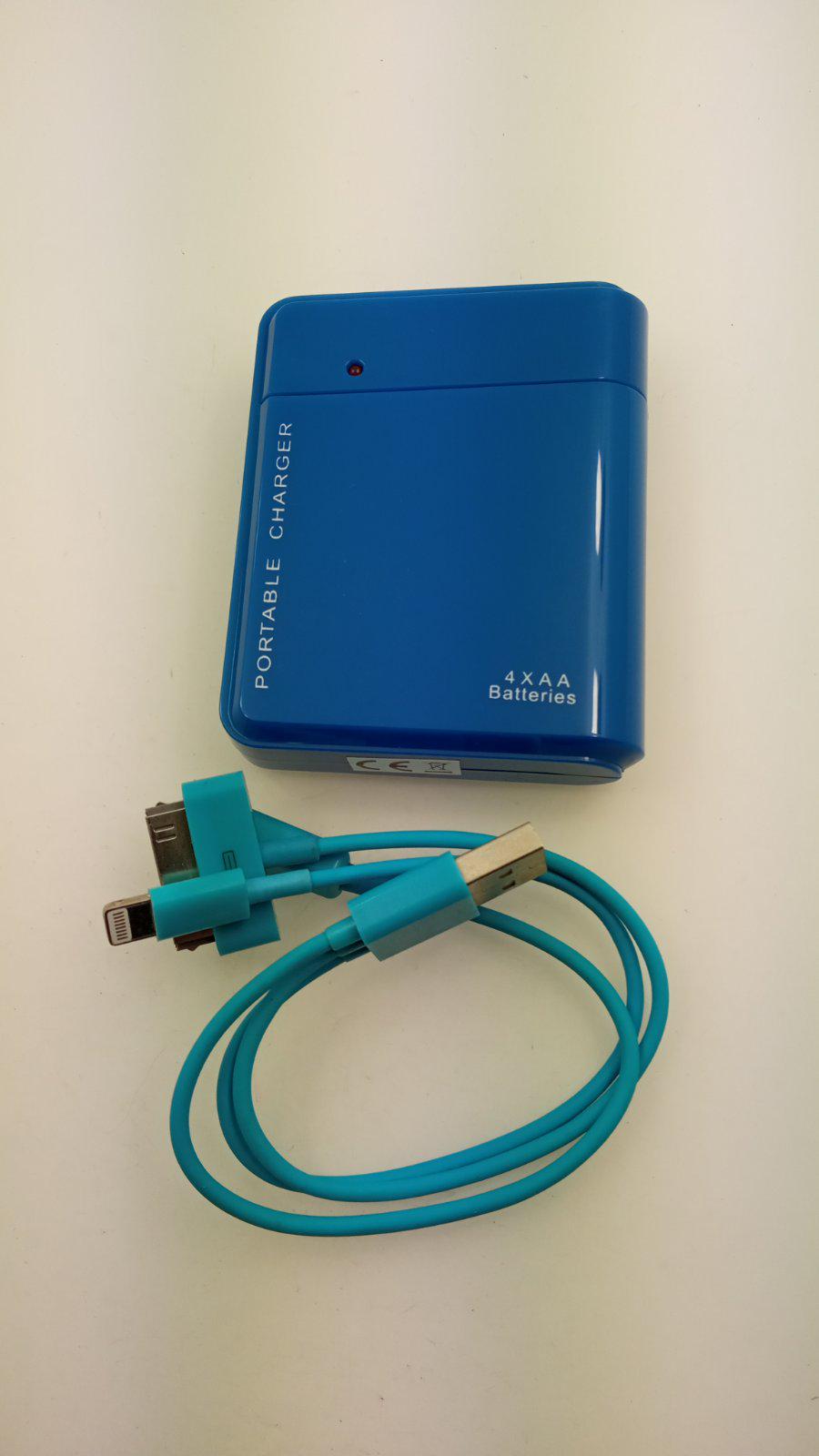 Зарядное устройство портативное с фонариком для iPhone4,5 micro USB 4AA (11622)