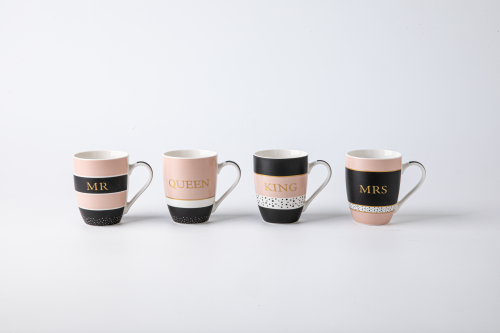 Набор чашек фарфоровых SNT Он/Она 4 шт. (2091-15)