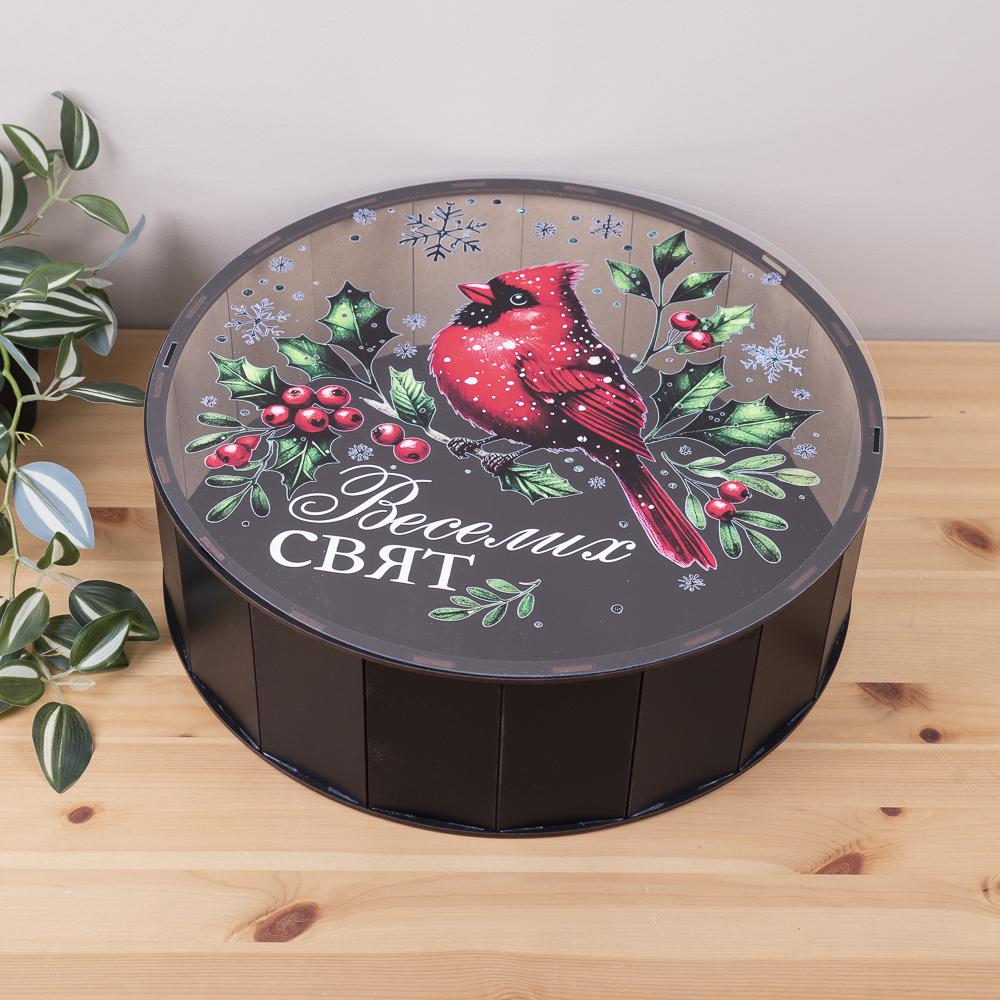 Коробка круглая Веселых праздников с красной птичкой 40 см (3320-3) - фото 1 Коробка круглая Веселых праздников с красной птичкой 40 см (3320-3) - фото 1