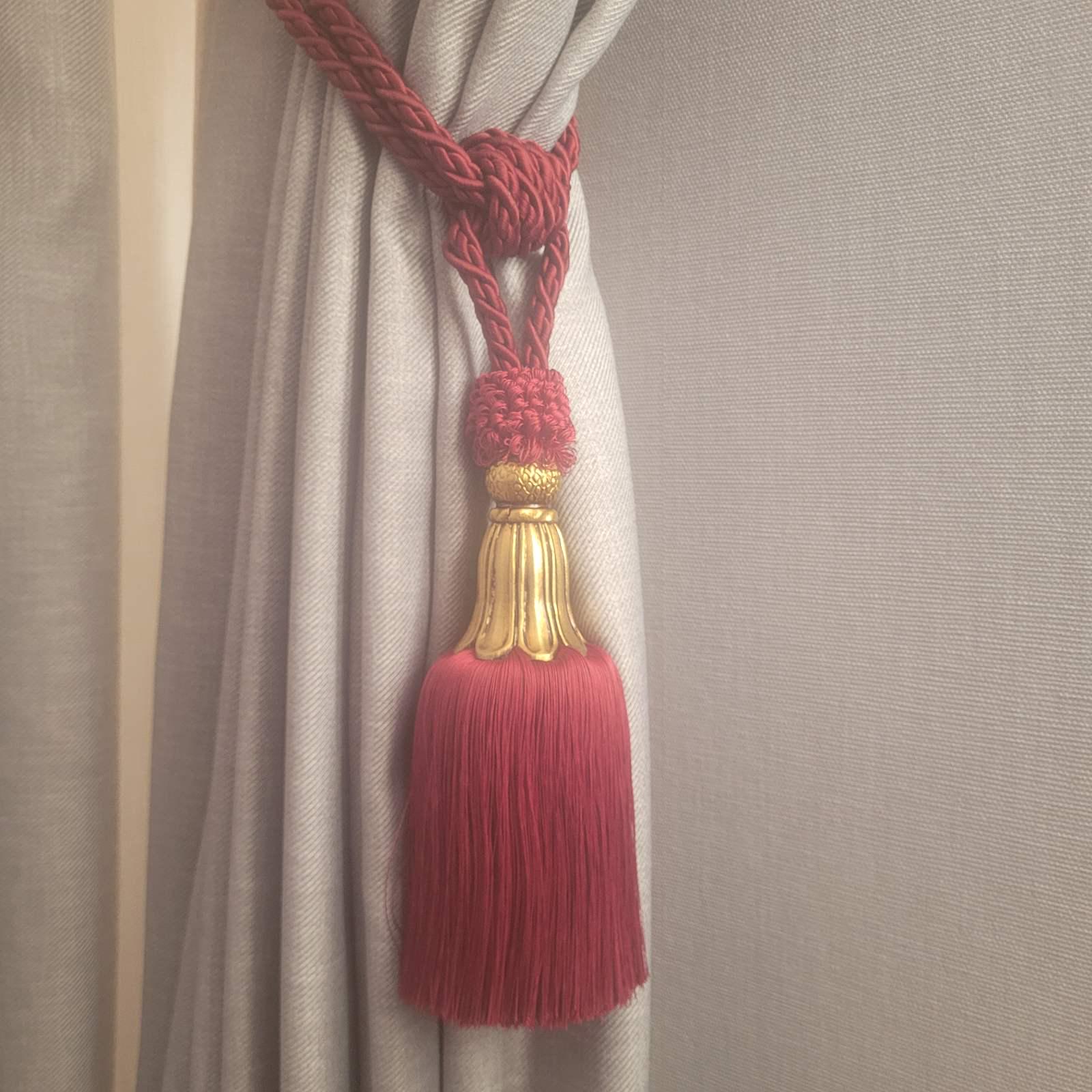 Підхоплення для штор Majestic Лілія 13,5 см Бордовий (116356695412420)