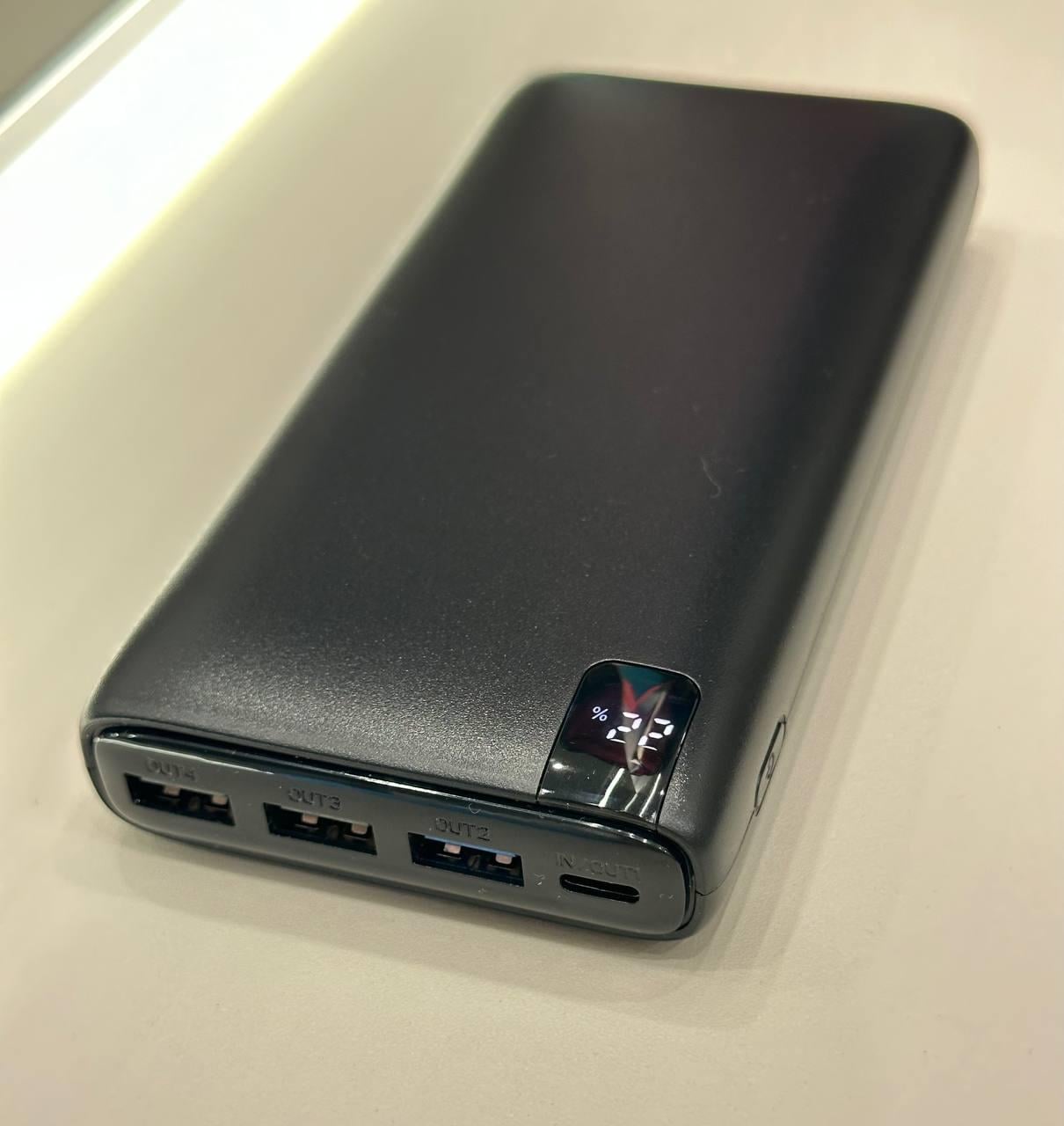 Повербанк с дисплеем 3 usb 22,5 w/4 usb 26800 mah