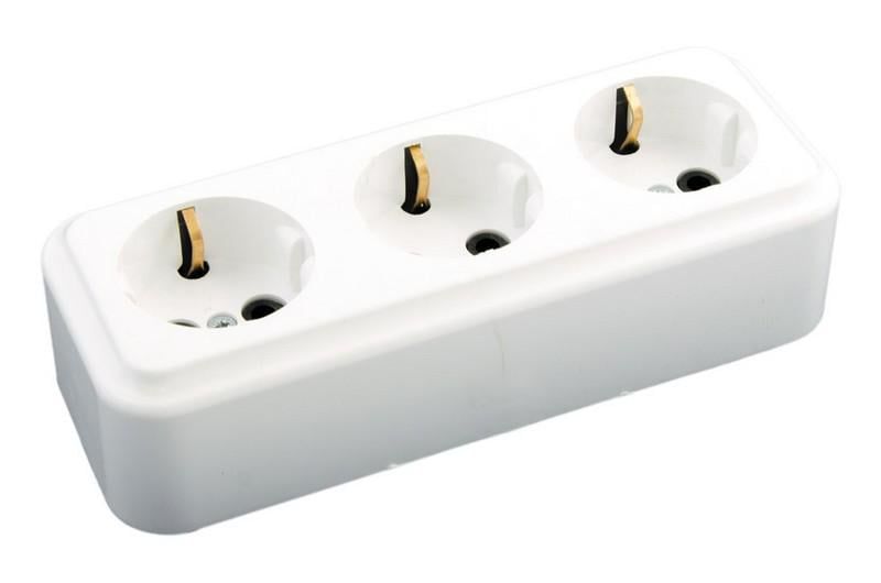 Розетка накладна потрійна Господар з заземленням (94-0072)