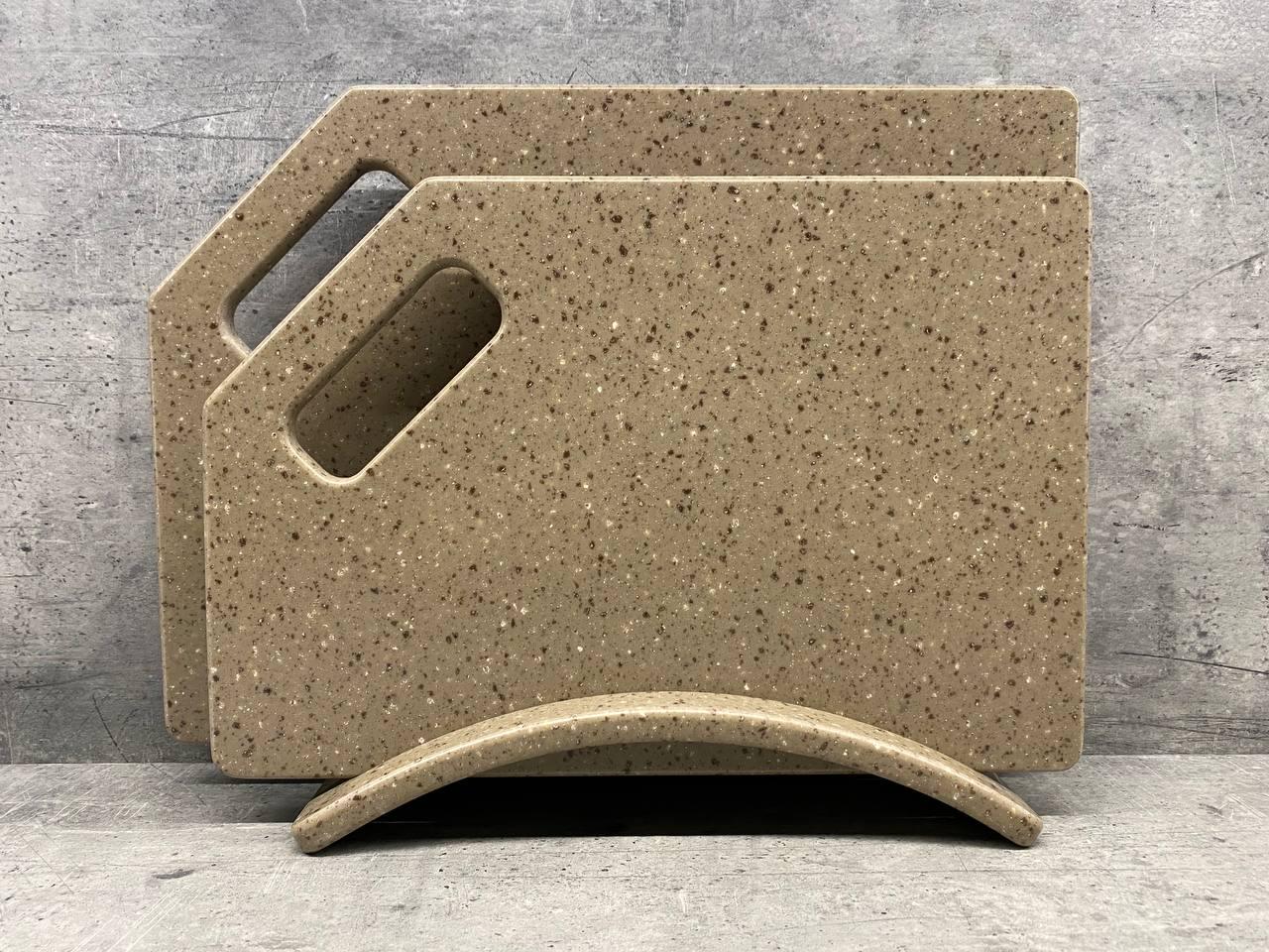 Набір дошок кухонних Ginger Bread зі штучного акрилового каменю на підставці 2 шт. (192) - фото 1 Набір дошок кухонних Ginger Bread зі штучного акрилового каменю на підставці 2 шт. (192) - фото 1