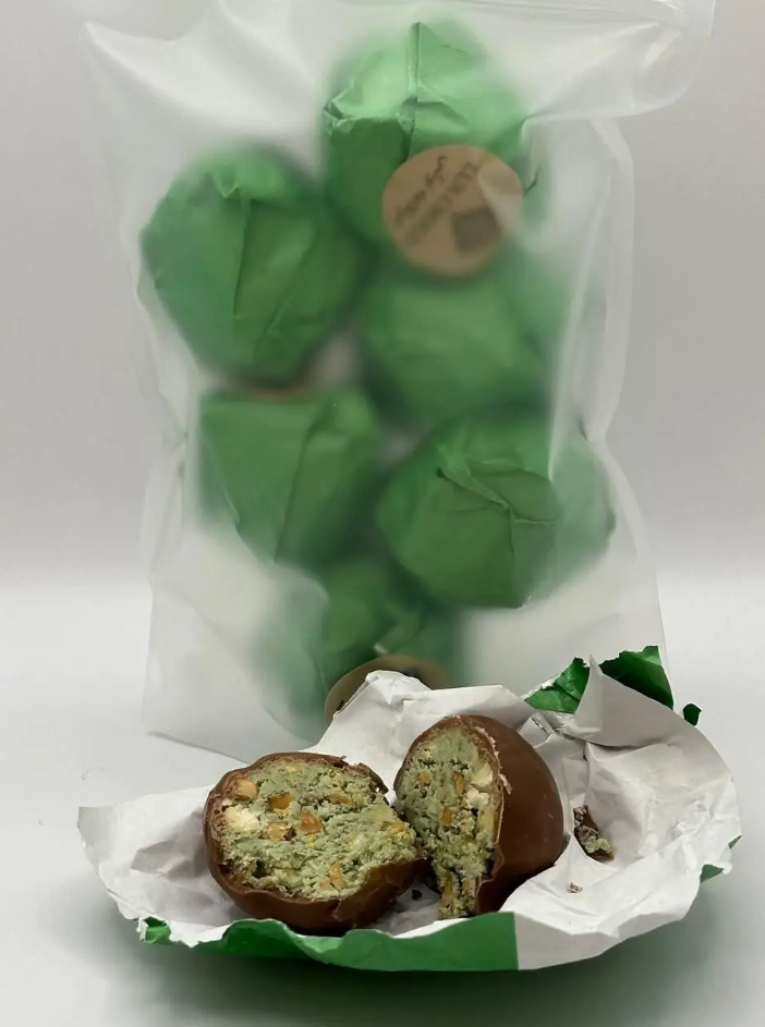 Дубайские конфеты №3116 пекан/кешью/миндаль/фисташка 1 шт. 39 г Дубайские конфеты №3116 пекан/кешью/миндаль/фисташка 1 шт. 39 г