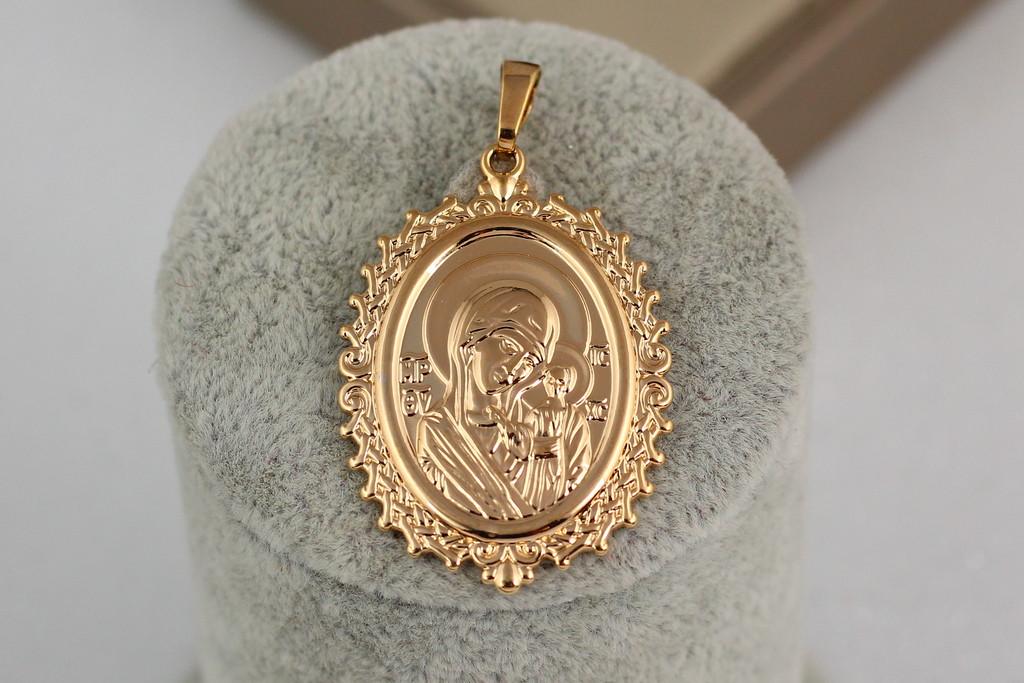 Ладанка Xuping Jewelry Мария склонила голову к младенцу с ажурными зубчиками 3,5 см Золотистый