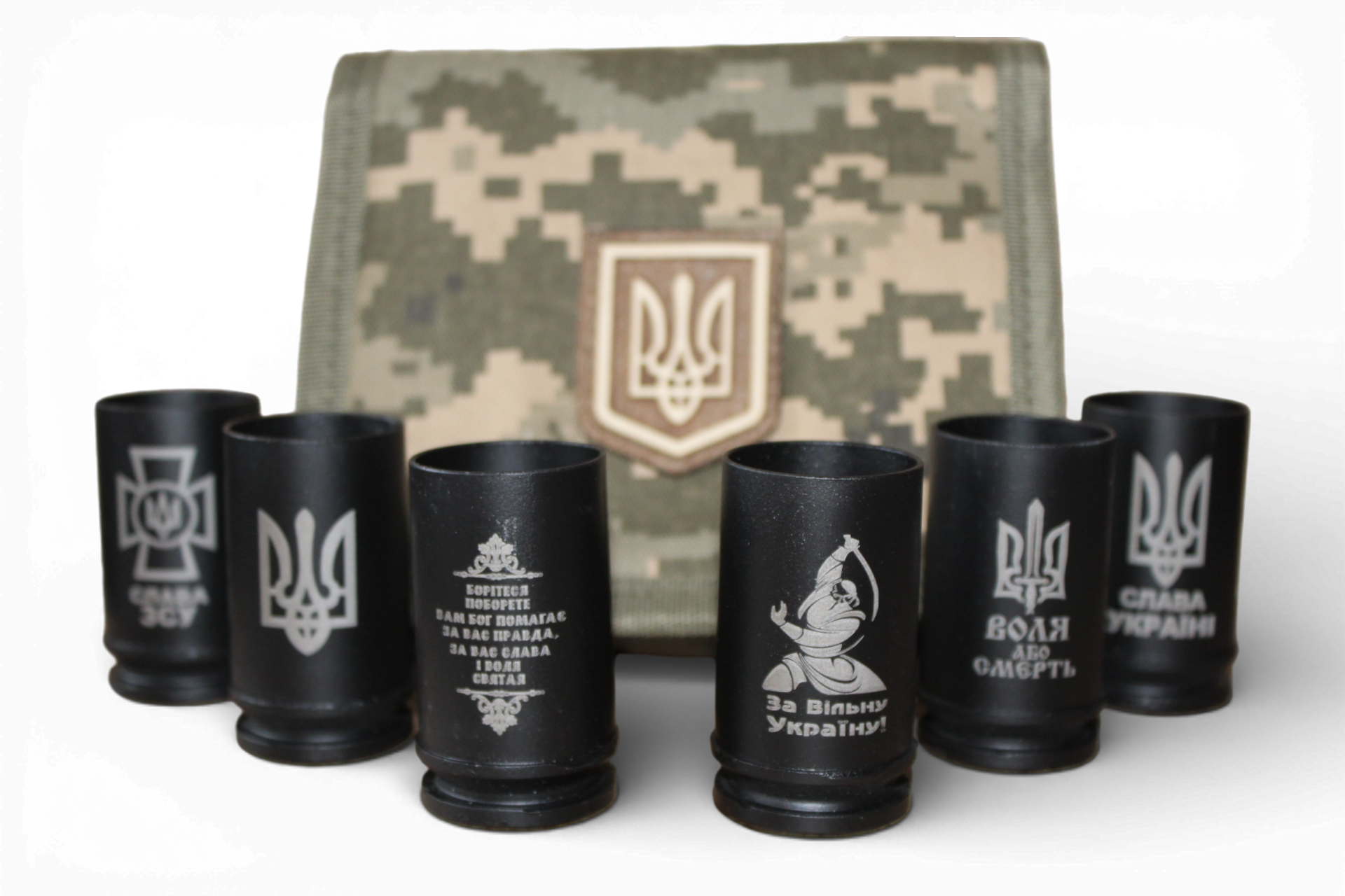 Подарунковий набір чарок з гільз з написами в кейсі (20930655)