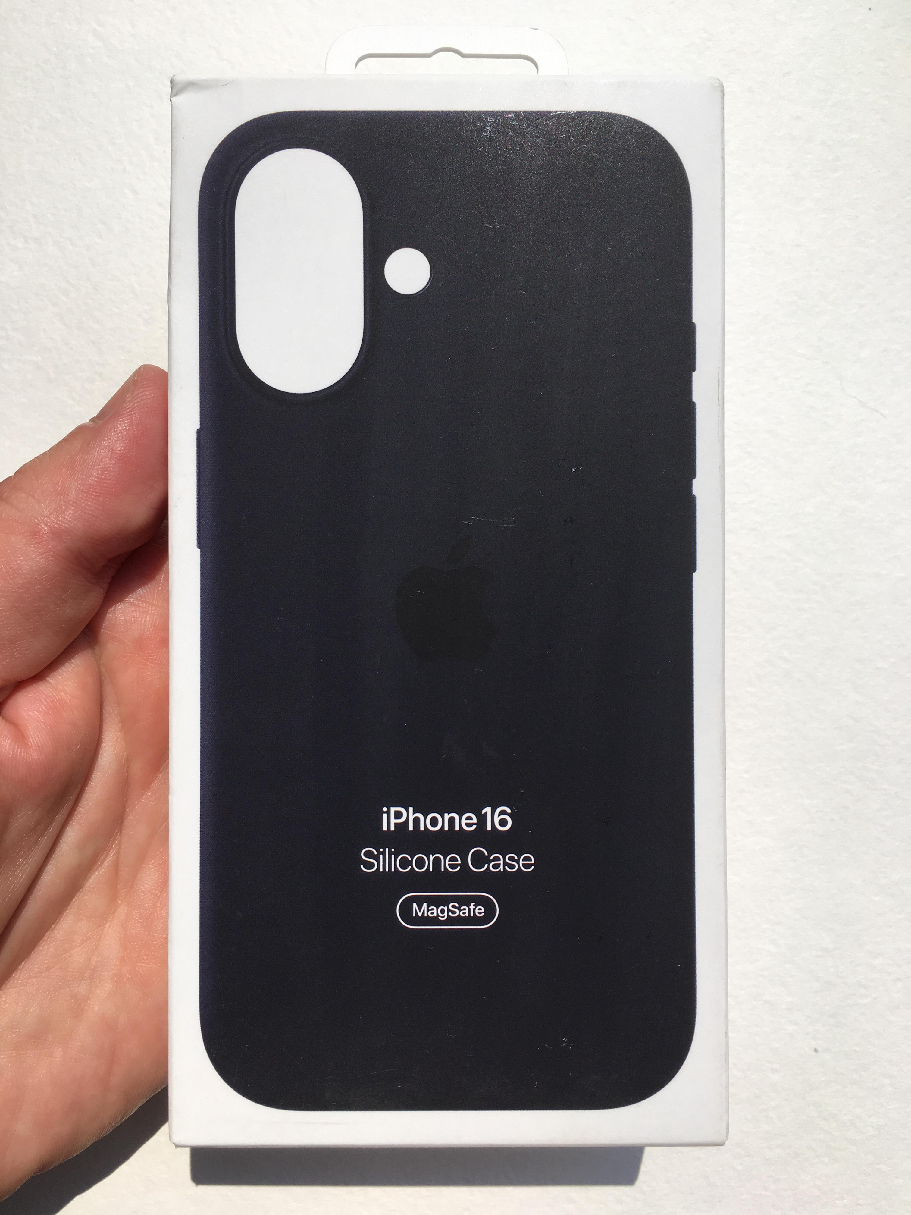 Чехол силиконовый Silicone Case with MagSafe для Apple Iphone 16 6,1" Midnight Black (11774638)