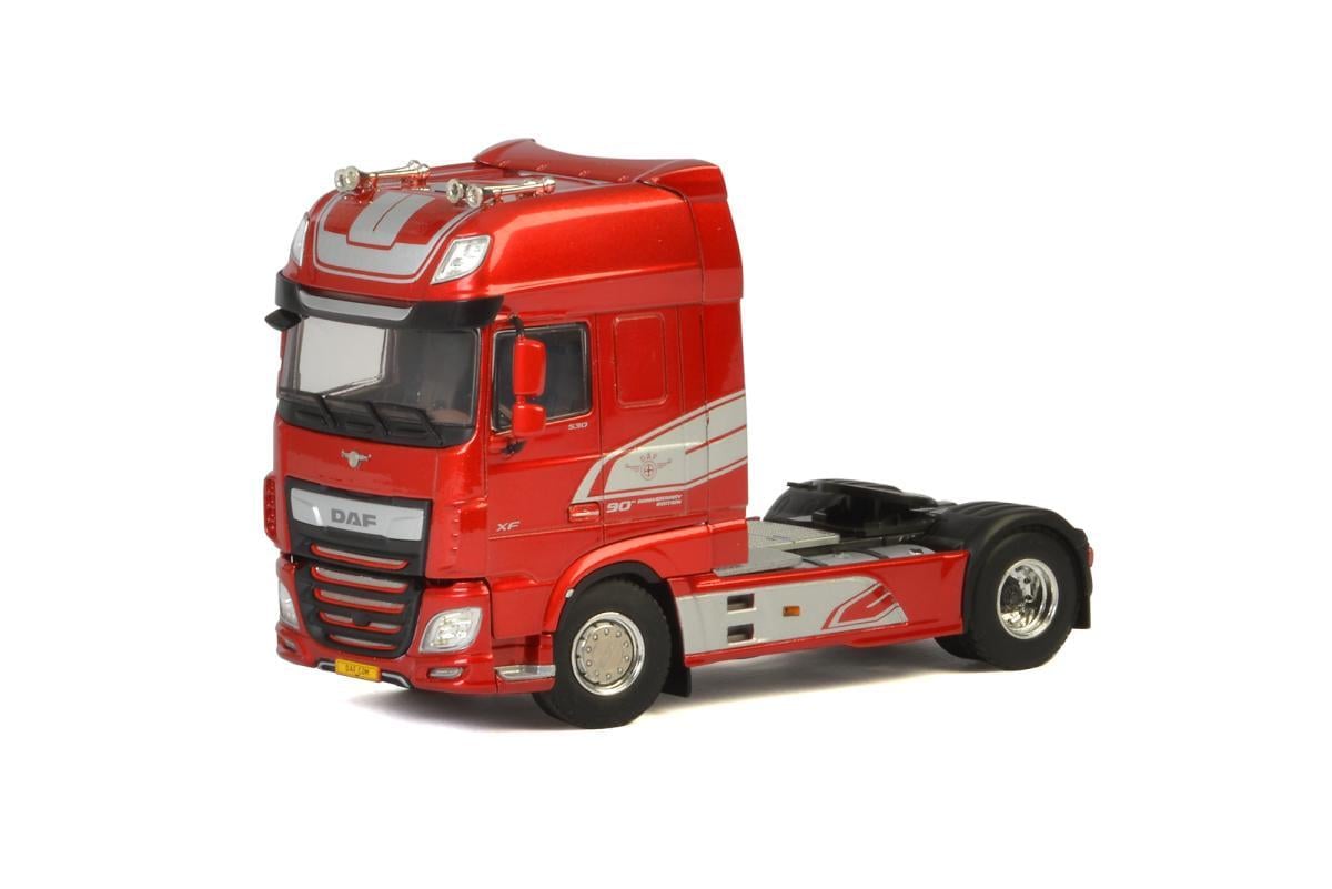 Игрушка Тягач daf xf super space cab MY2017 масштабная модель 1:50 Red
