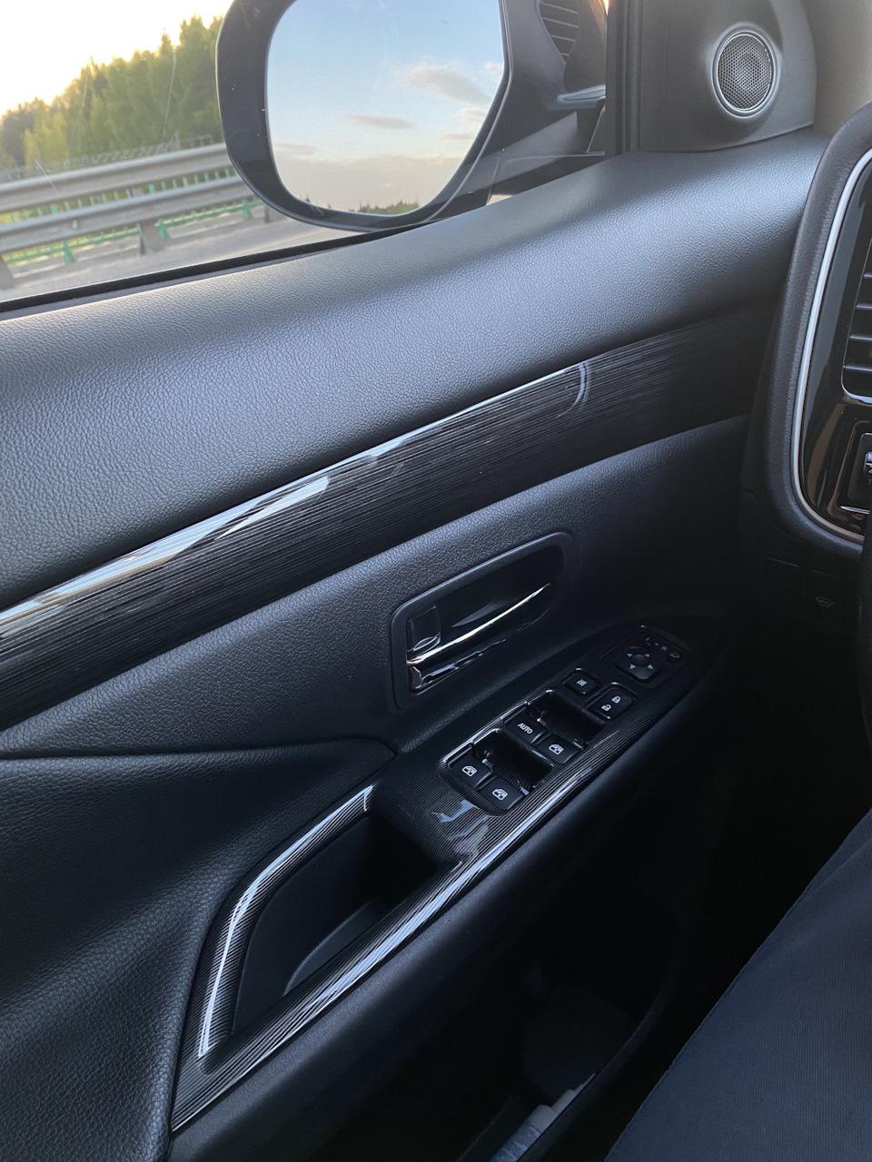 Накладки на підлокотники/карти дверей Mitsubishi Outlander 3 4 шт. (28106170) - фото 4 Накладки на підлокотники/карти дверей Mitsubishi Outlander 3 4 шт. (28106170) - фото 4