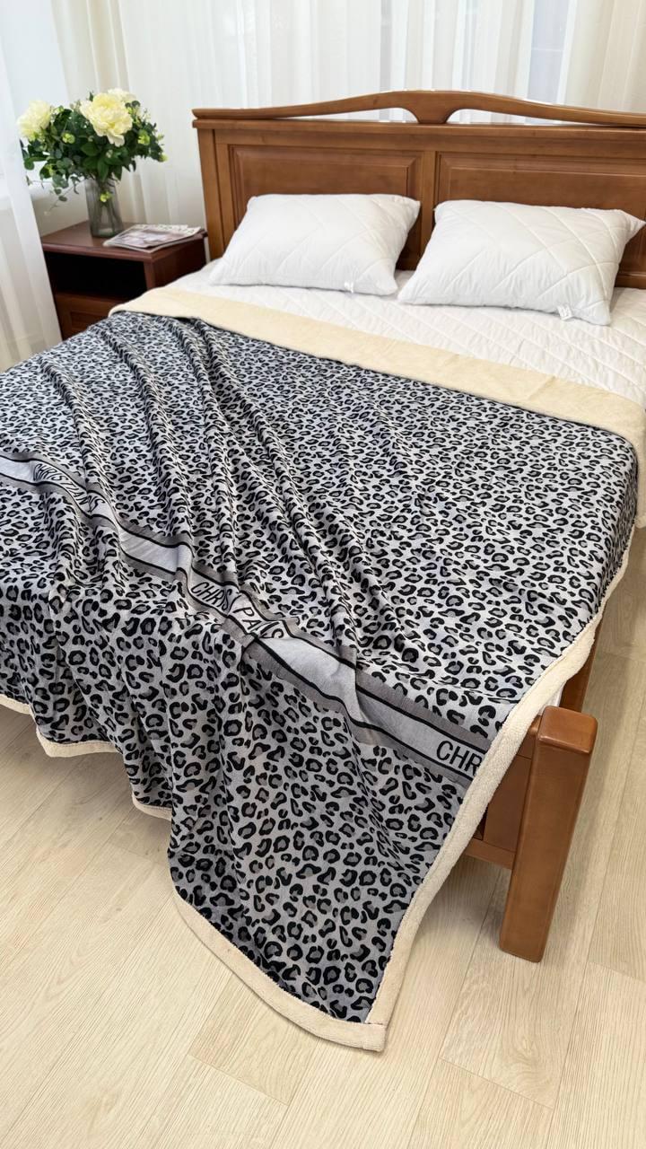 Покрывало двухстороннее на овчине 200x230 см Серый Покрывало двухстороннее на овчине 200x230 см Серый