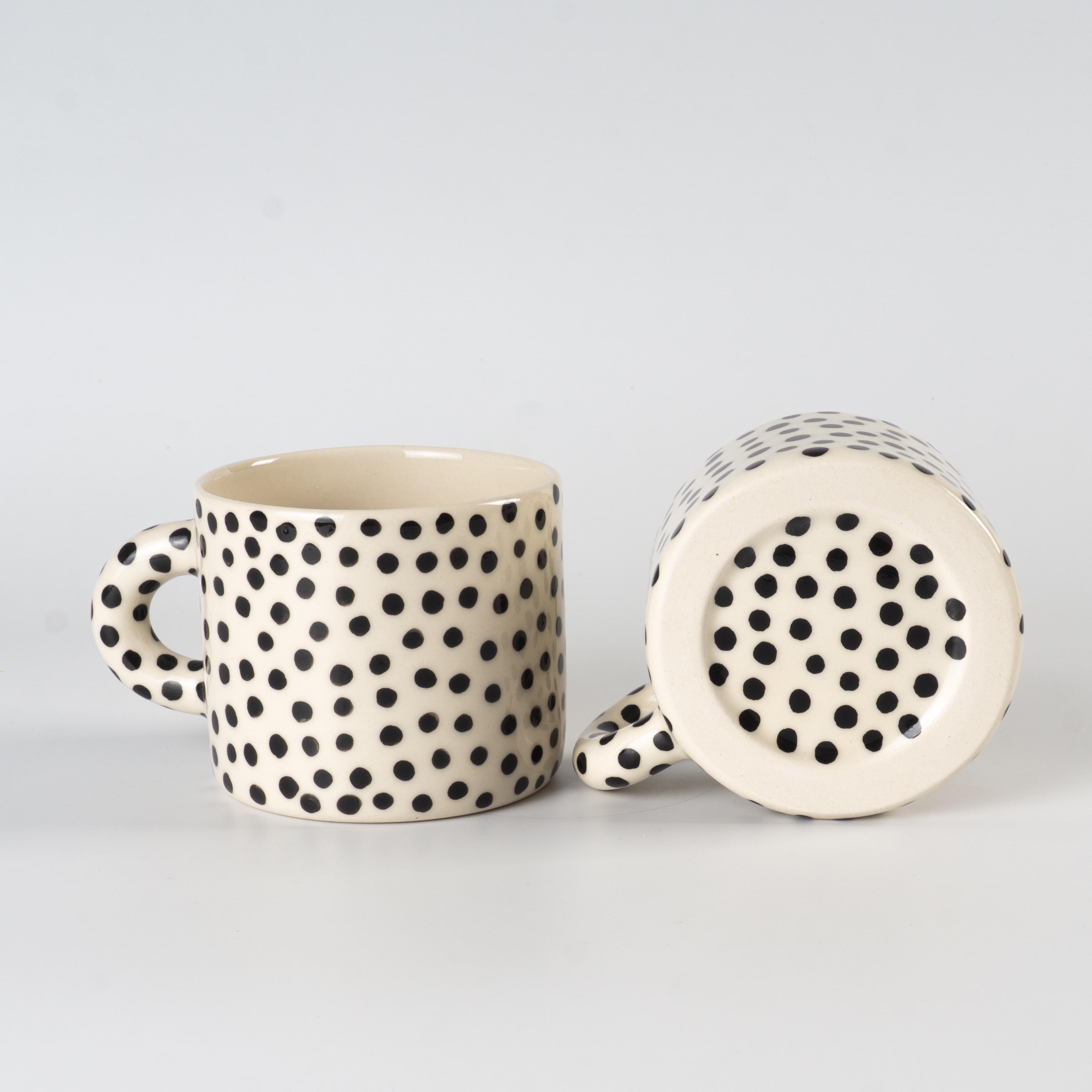 Чашка керамічна в чорний горох ручна робота напівпорцеляна 350 мл (PRS-CUP-IMG-350-I-DOTS) - фото 2 Чашка керамічна в чорний горох ручна робота напівпорцеляна 350 мл (PRS-CUP-IMG-350-I-DOTS) - фото 2