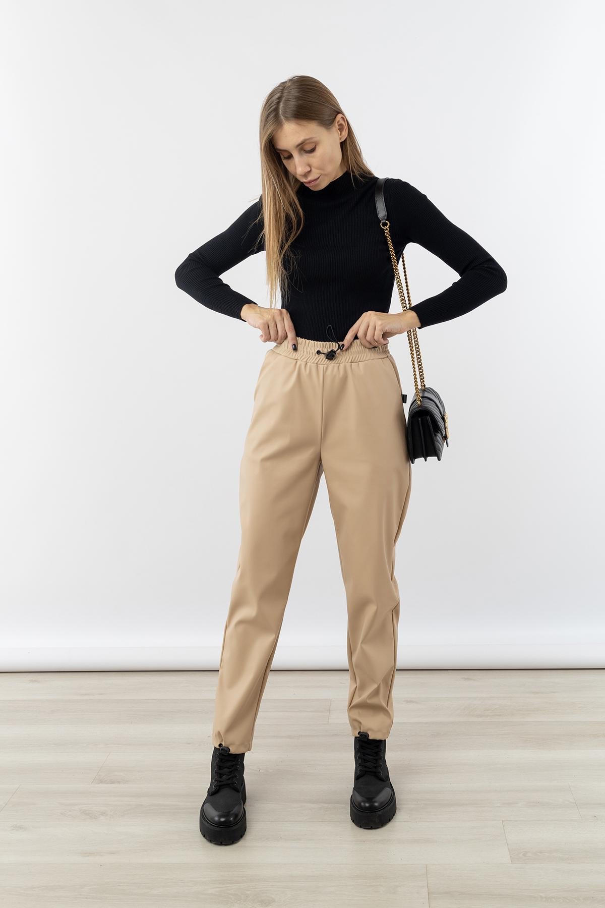 Джогеры женские ЦБ-00235465 р. 46 Бежевый (SKT000946110) - фото 2 Джогеры женские ЦБ-00235465 р. 46 Бежевый (SKT000946110) - фото 2