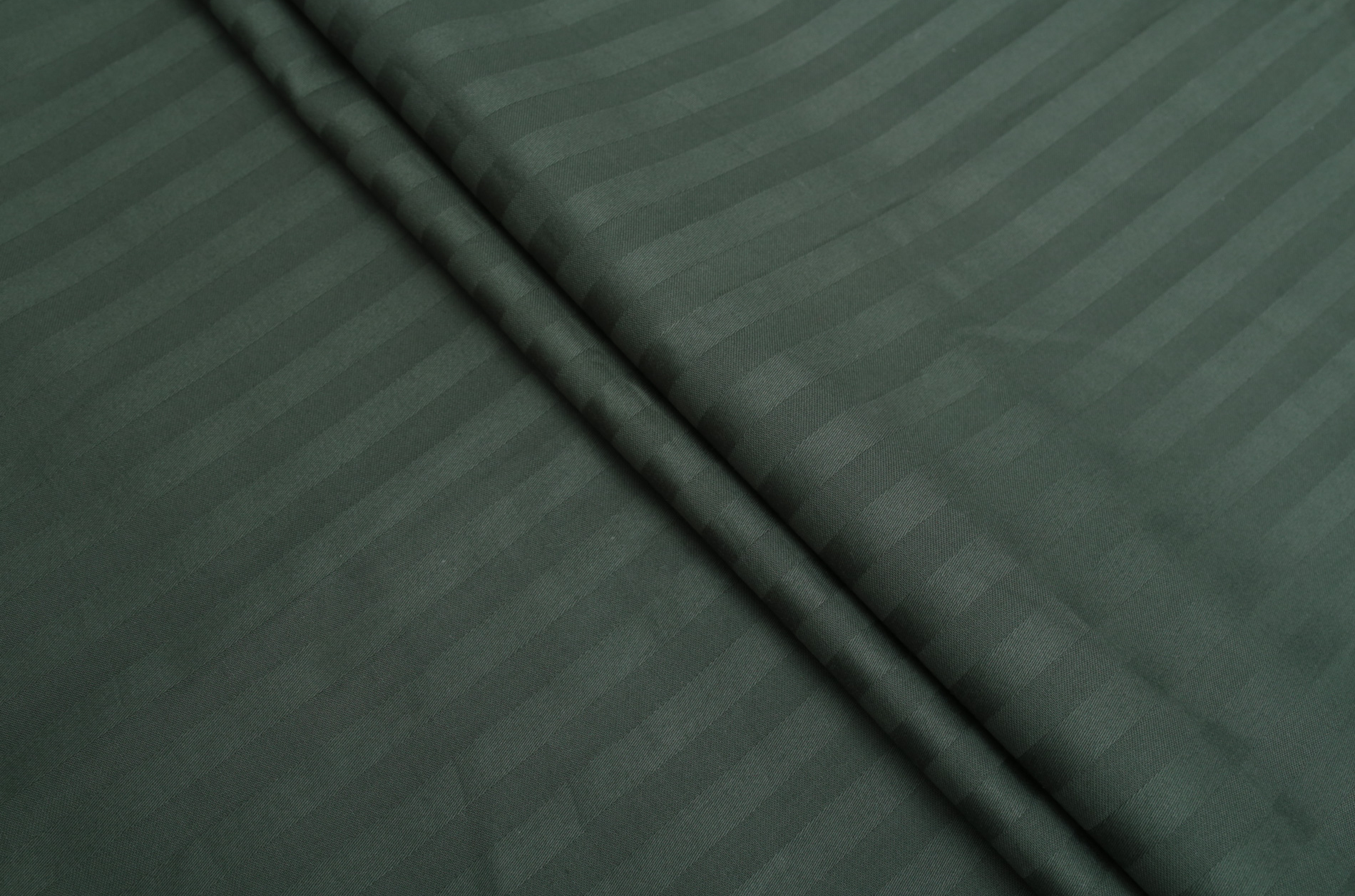 Комплект постельного белья евро Amore green5918 страйп-сатин Изумрудный (KPB-Ae-STLux-green5918 70x70_) - фото 4 Комплект постельного белья евро Amore green5918 страйп-сатин Изумрудный (KPB-Ae-STLux-green5918 70x70_) - фото 4