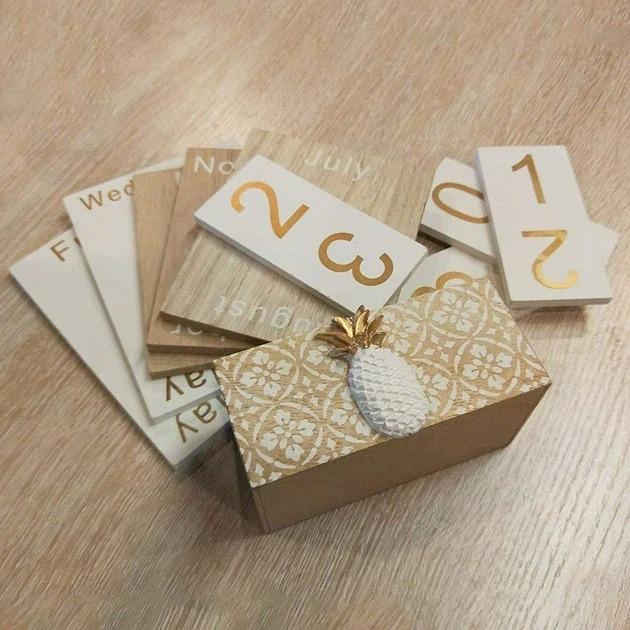 Календарь вечный настольный деревянный (N117)