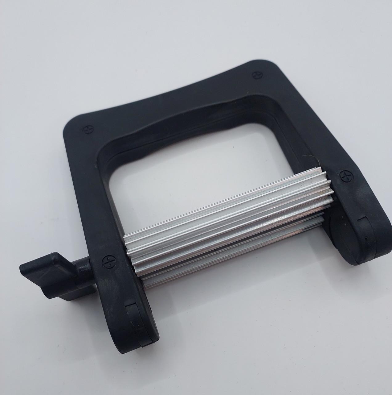 Пресс для выдавливания краски из тюбика ДенІС professional из прочного пластика Черный (1453070098) - фото 6 Пресс для выдавливания краски из тюбика ДенІС professional из прочного пластика Черный (1453070098) - фото 6