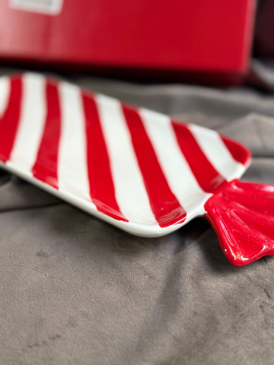 Блюдо для десертов новогоднее YIWU Merry CR-1-30 фарфоровое 26х12,5 см (CR-1-30) - фото 2 Блюдо для десертов новогоднее YIWU Merry CR-1-30 фарфоровое 26х12,5 см (CR-1-30) - фото 2