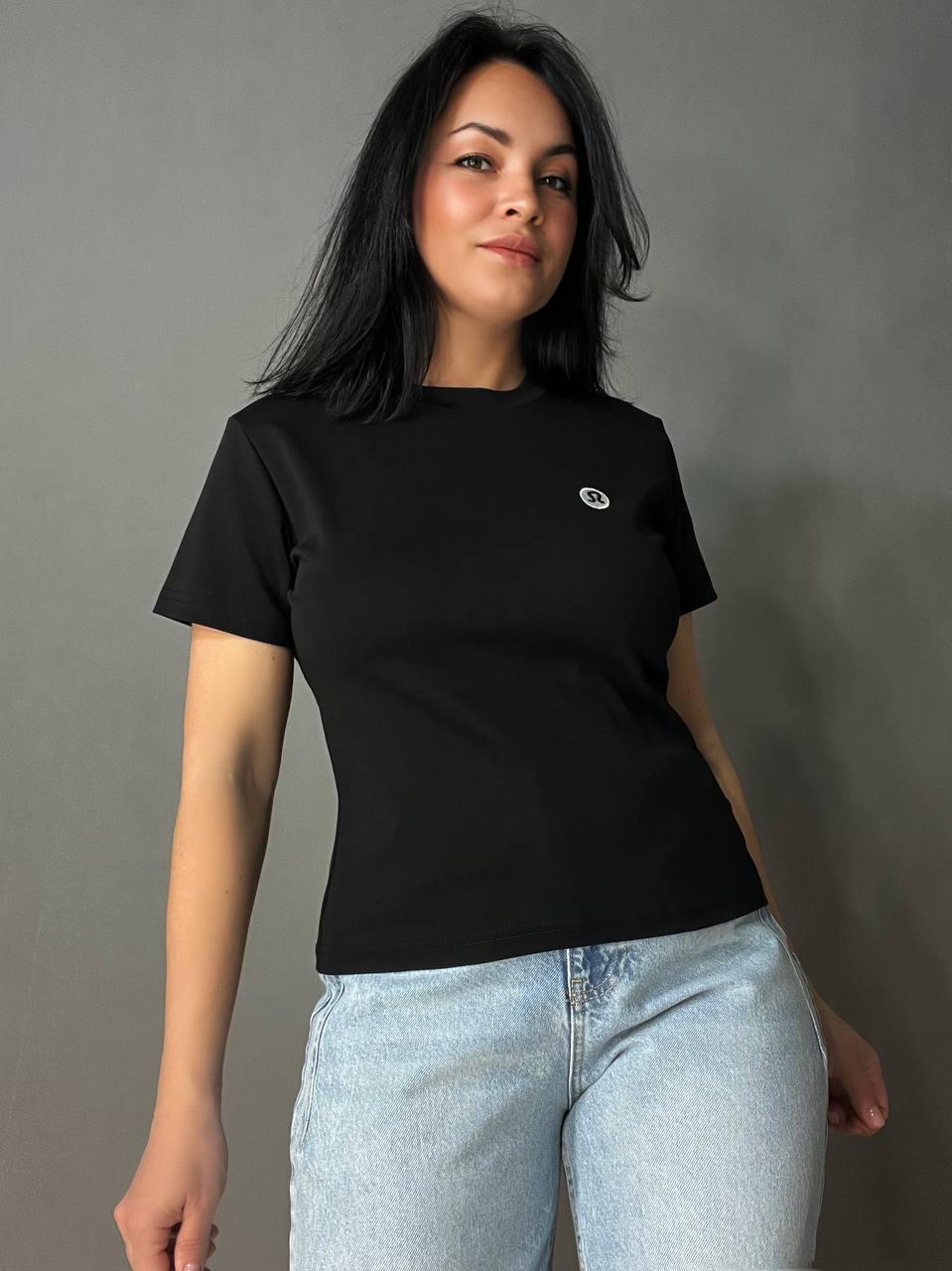 Футболка женская A-N 26048 базовая средняя длина классическая вышивка омега M Черный