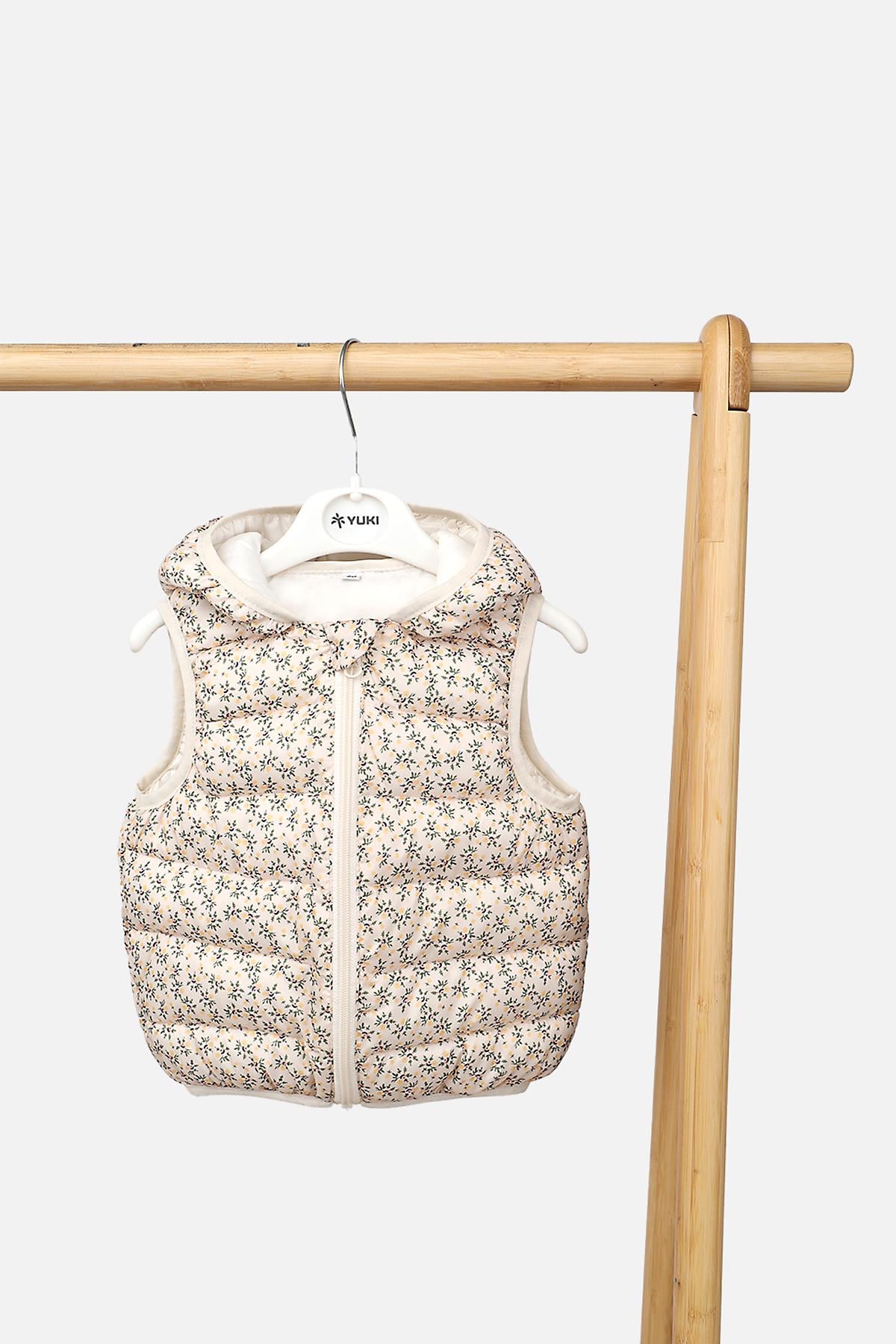 Жилет для девочки утепленный ЦБ-00289113 104 см Молочный