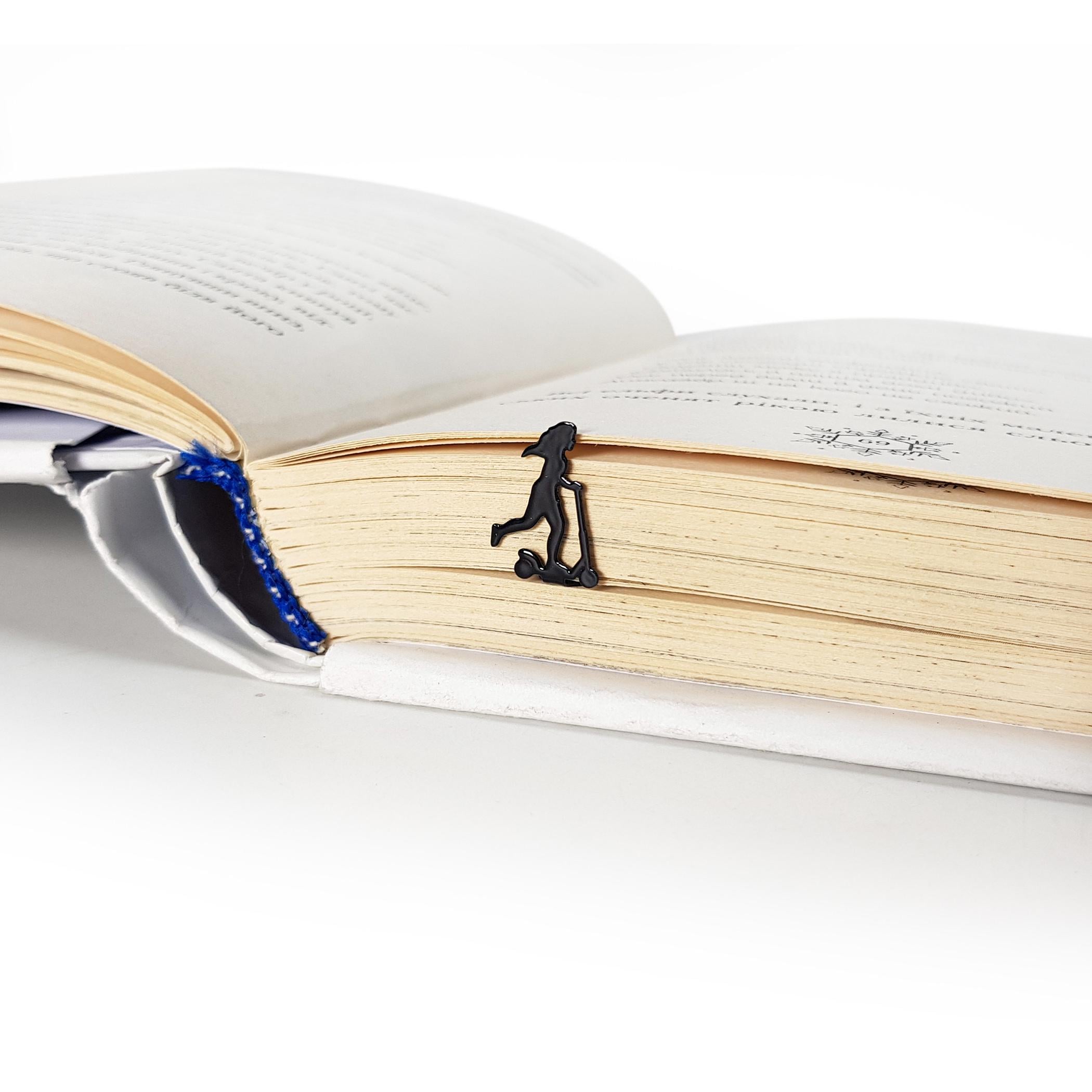 Закладка для книг металева Дівчинка на самокаті (sp6-BM01_girl_on_a_scooter)