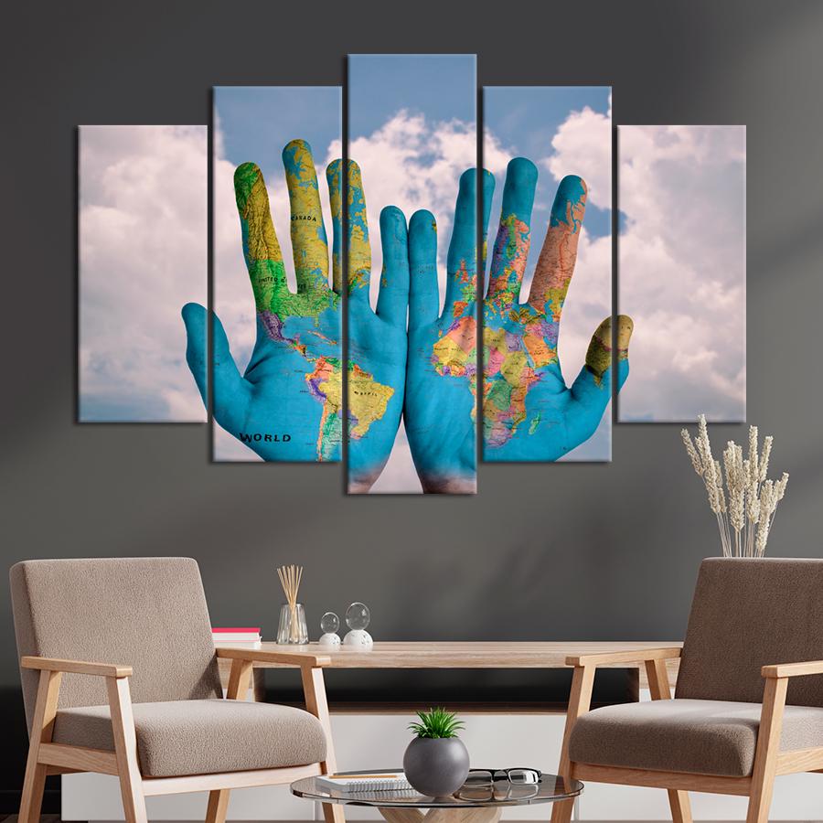 Картина карта Яркая карта мира на ладонях 137x85 см (A1341-5)