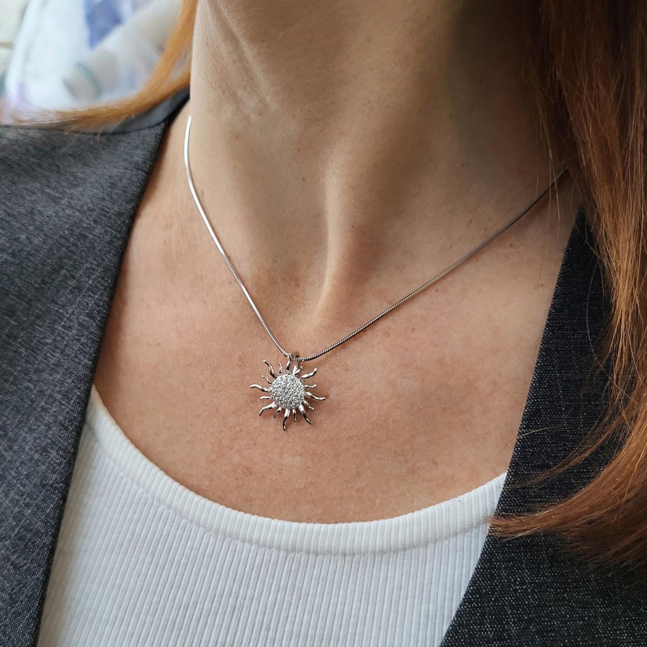 Подвеска серебряная Солнце в белых камнях 925 пробы 1,90 г (3048р)