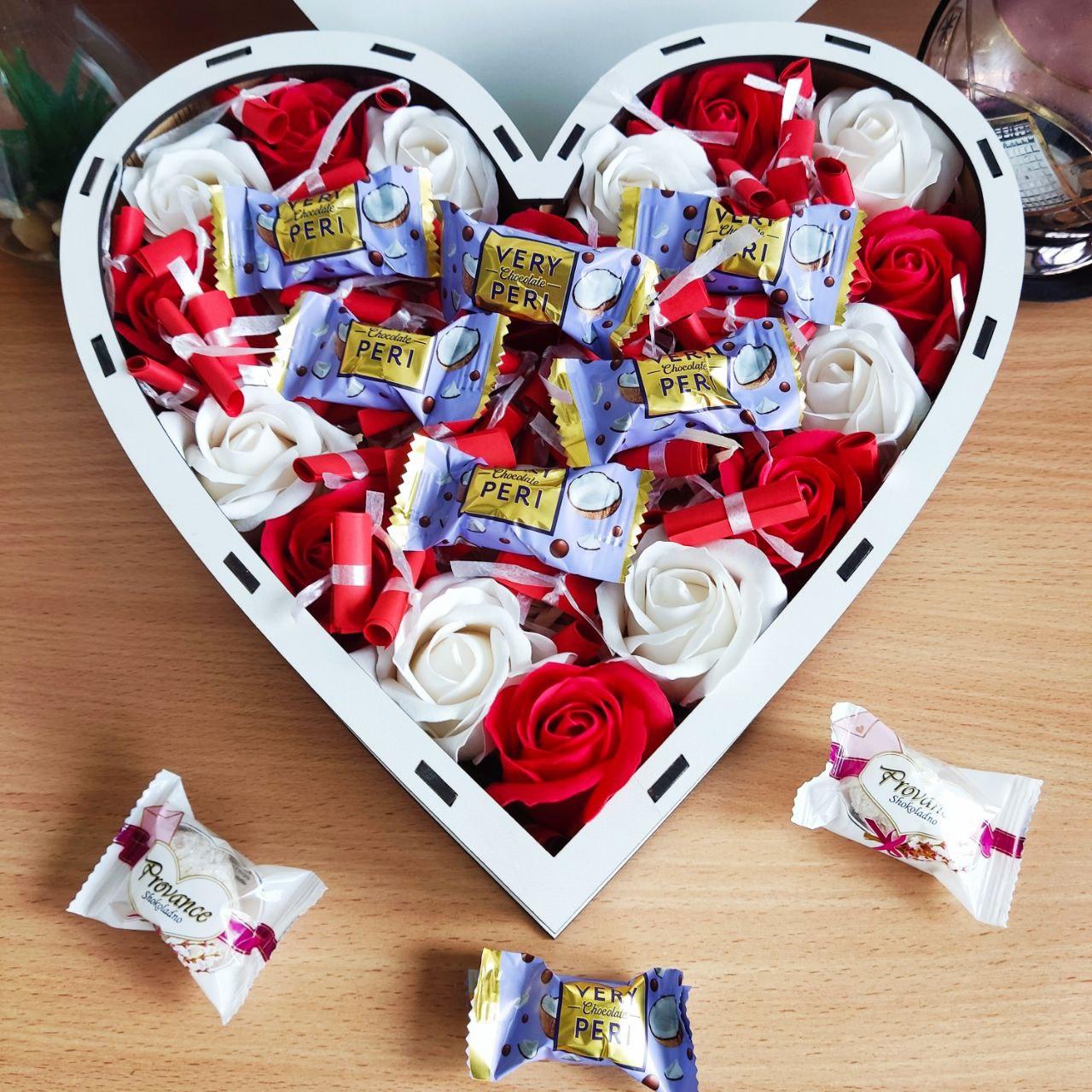 Подарочный бокс для девушки с конфетами и 101 причиной Почему я тебя люблю (ar131)