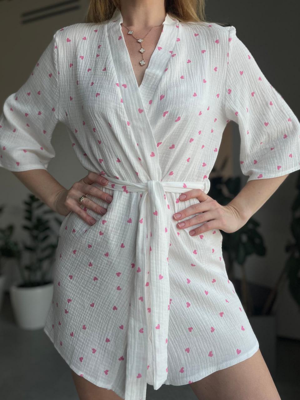 Халат женский Сердца короткий муслиновый 3XL Розовый (2646948072) - фото 6 Халат женский Сердца короткий муслиновый 3XL Розовый (2646948072) - фото 6