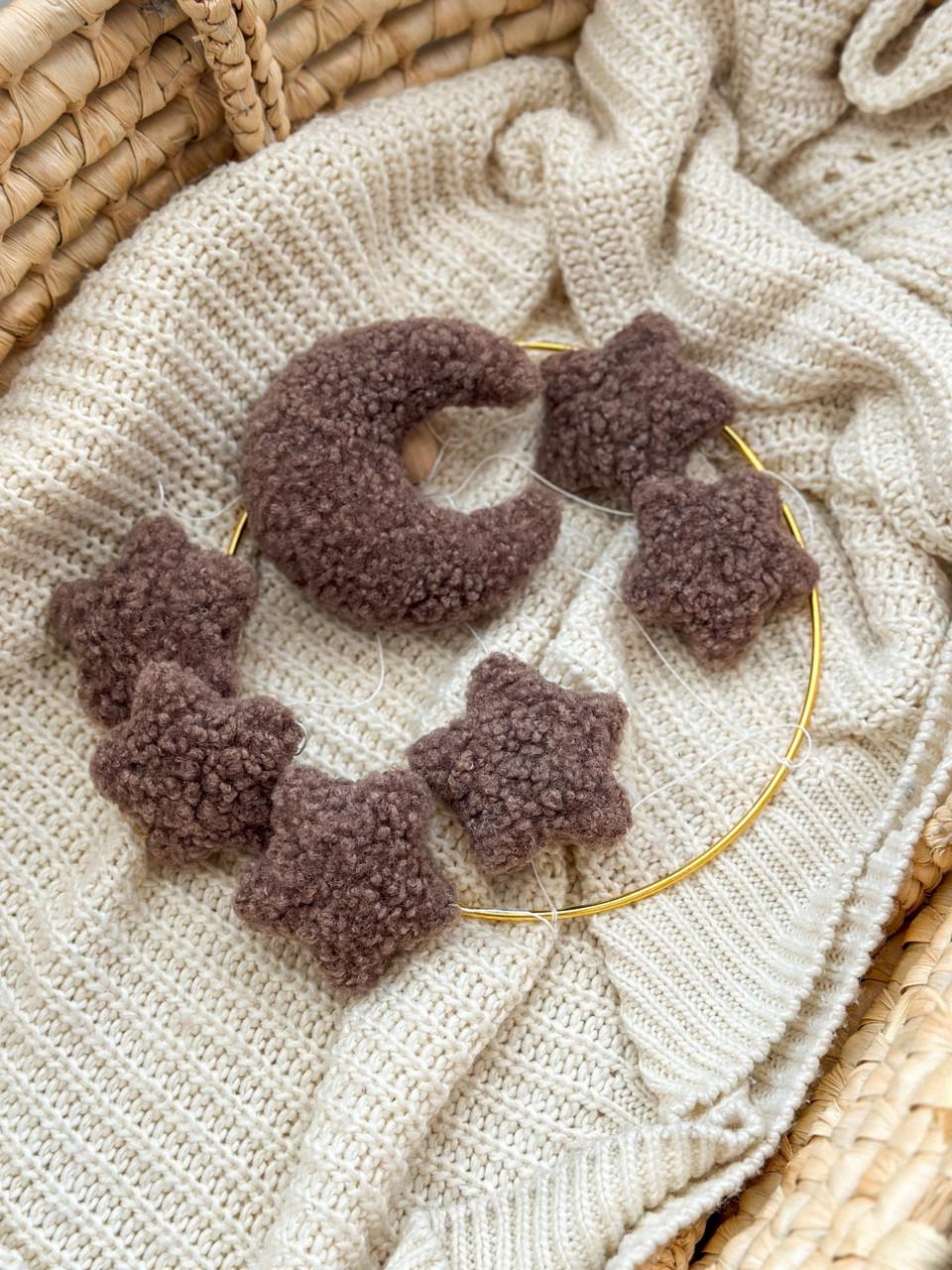 Мобиль детский музыкальный WooolyWool Звезды беж с 35 мелодиями (27861088)