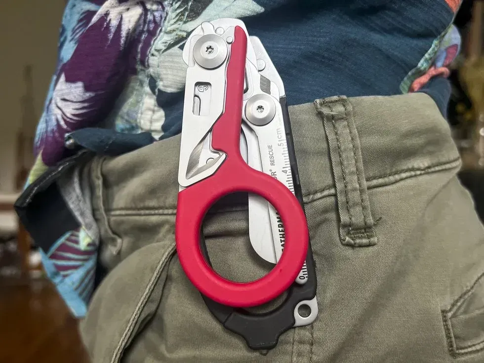 Ножницы Leatherman Raptor Rescue 6 функций с чехлом utility Red/Black (26063363) - фото 10 Ножницы Leatherman Raptor Rescue 6 функций с чехлом utility Red/Black (26063363) - фото 10