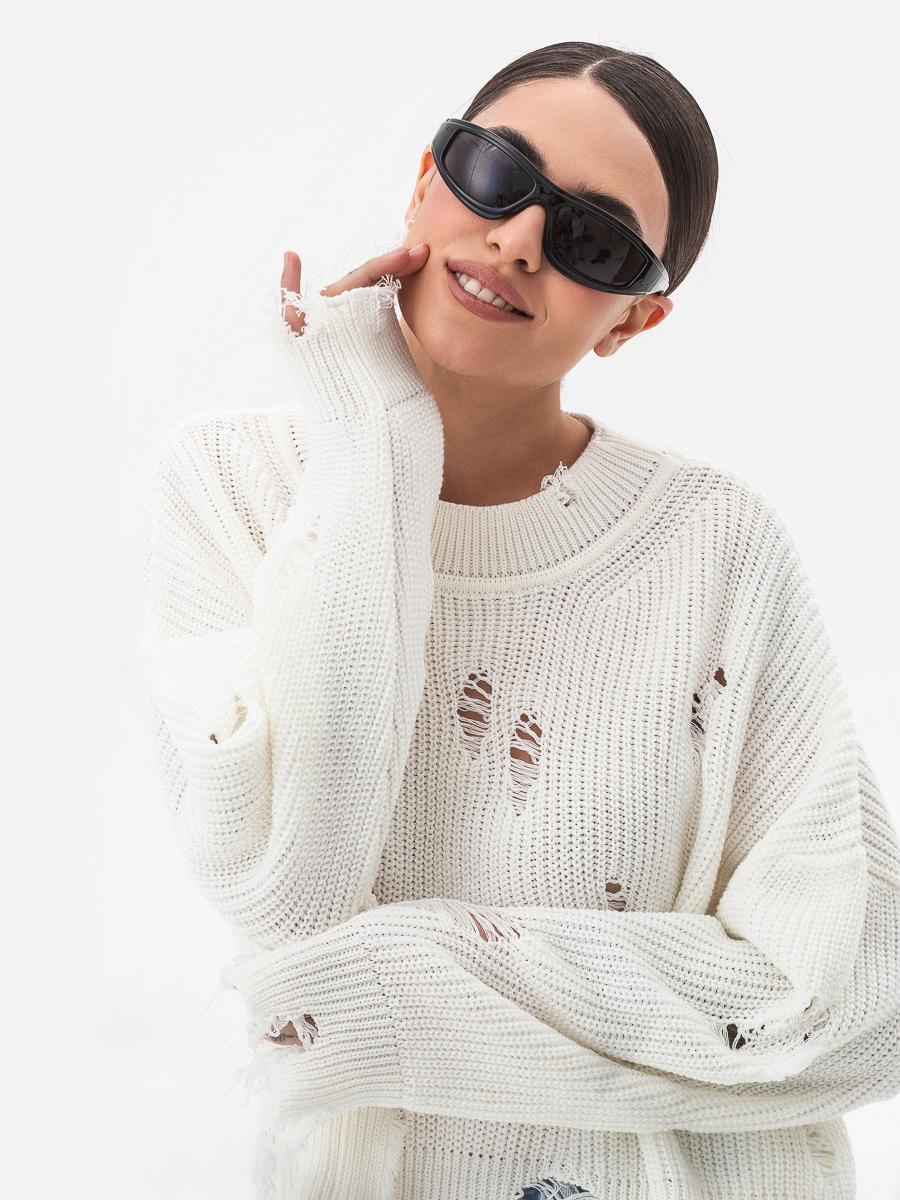 Свитер женский с рваным эффектом SVTR р. 42-50 Молочный (562) - фото 3