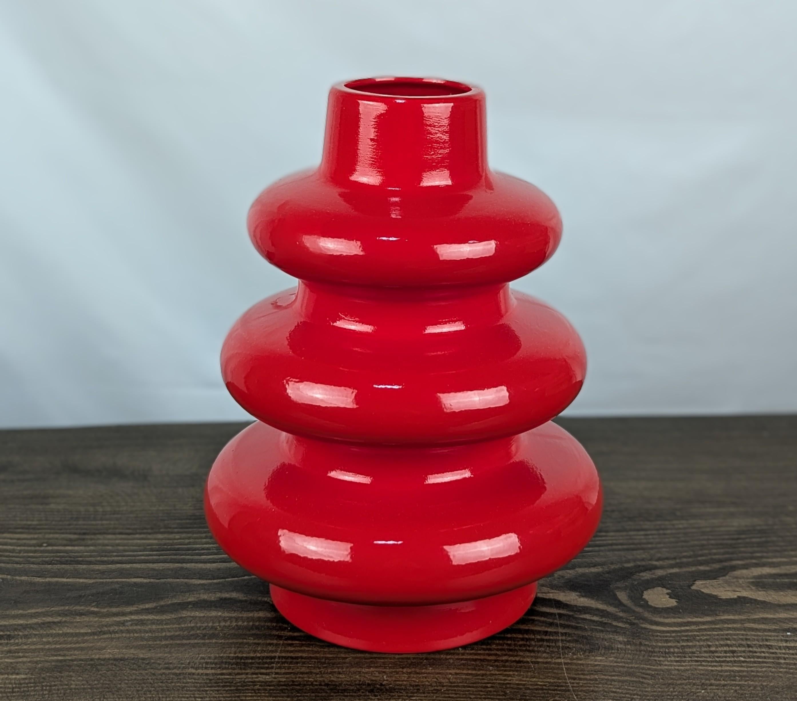 Ваза Nana ceramics Либерти 26 см глянец Красный