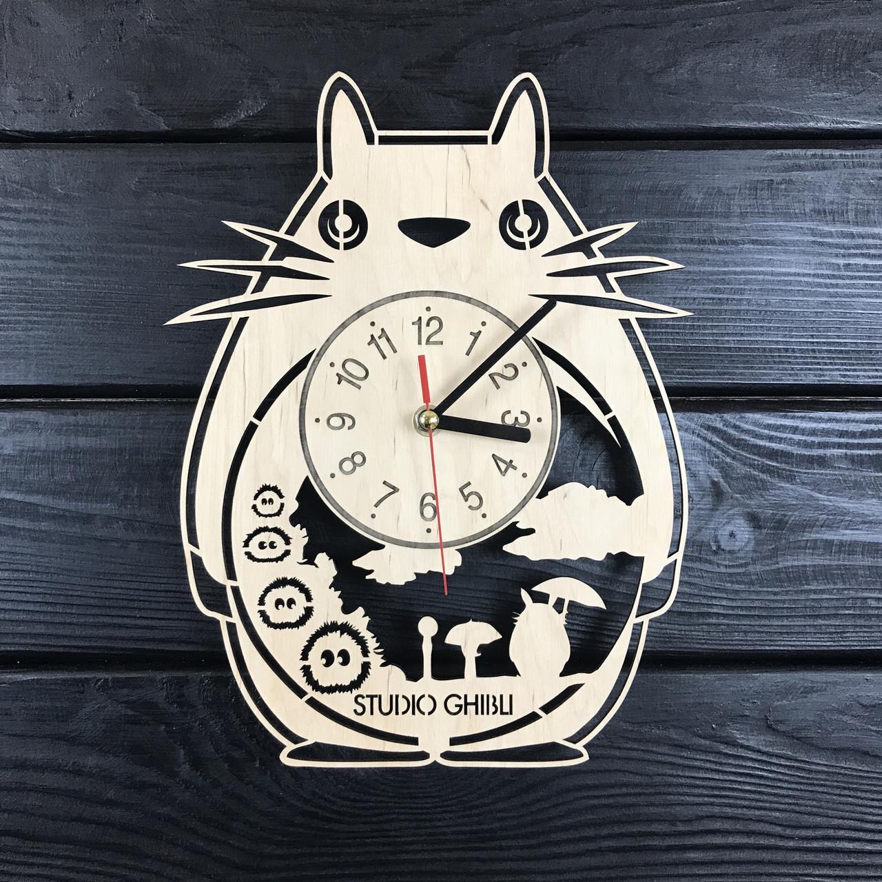 Часы настенные дизайнерские из дерева Студия Гибли