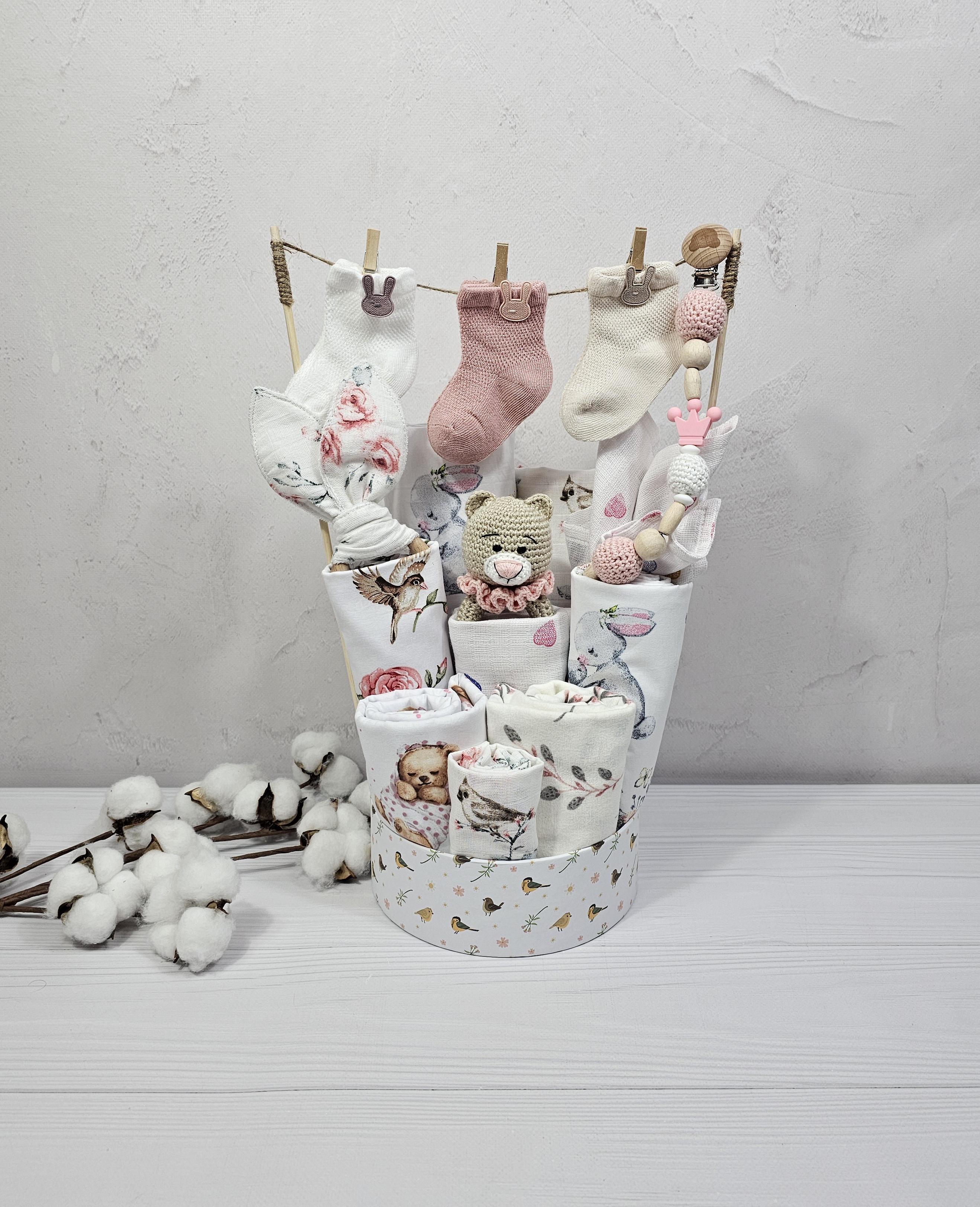 Букет из пеленок для младенцев A.L.Babybox Зверюшки в розах (BU 27208199)