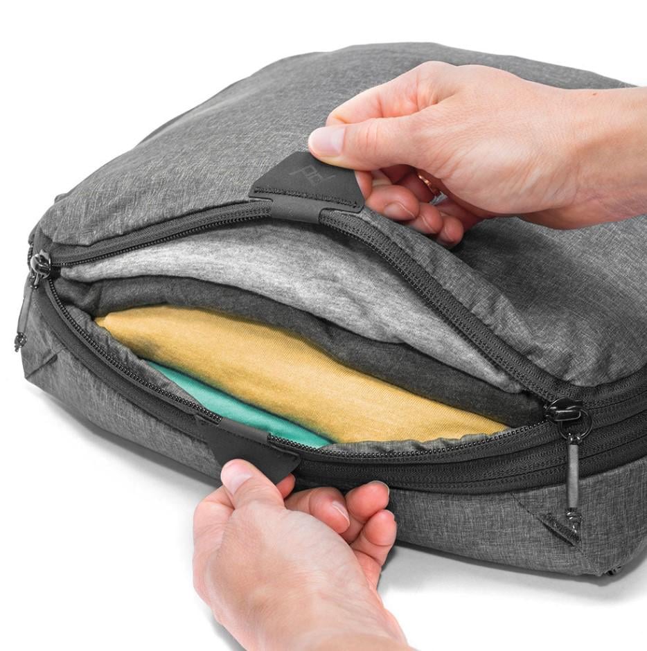 Органайзер для одежды Peak Design Packing Cube Medium Charcoal (BPC-M-CH-2) - фото 5