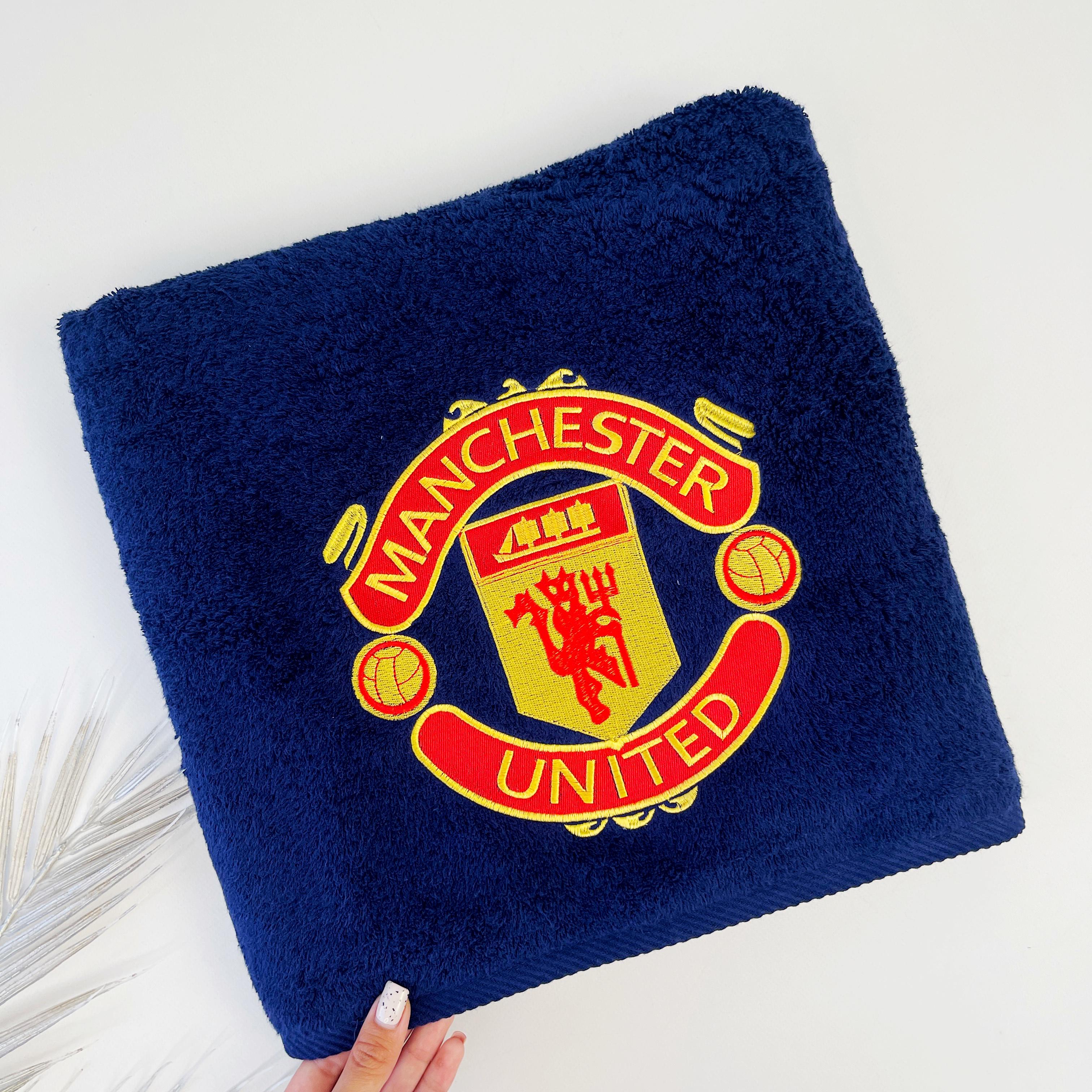 Полотенце банное махровое Family Tradition Manchester united с вышивкой 140х70 см Темно-синий (50183)