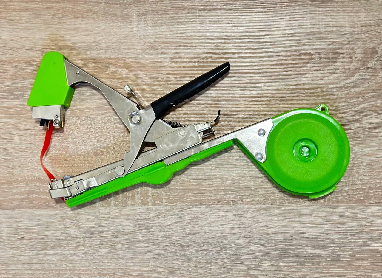 Набор для подвязки растений тапенер TAPETOOL/20 шт. красных лент/20 шт. синих лент /скобы - фото 4 Набор для подвязки растений тапенер TAPETOOL/20 шт. красных лент/20 шт. синих лент /скобы - фото 4