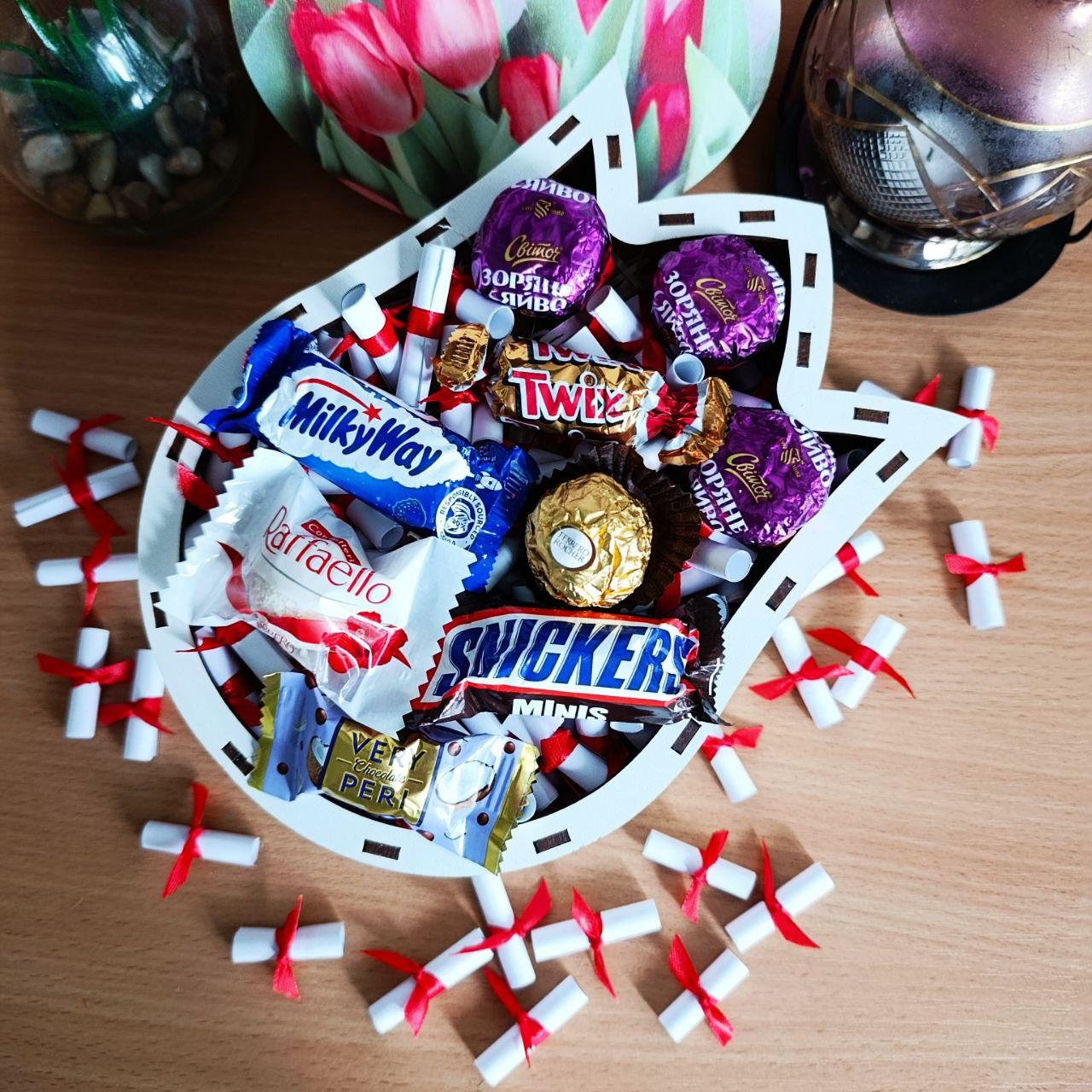 Бокс со сладостями и 101 причиной Почему я тебя люблю для девушки на день рождения/день влюбленных/8 марта (ar278) - фото 3 Бокс со сладостями и 101 причиной Почему я тебя люблю для девушки на день рождения/день влюбленных/8 марта (ar278) - фото 3