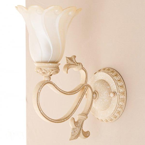 Бра Flora на 1 лампу з плафоном у формі квітки Білий (HL004/1W)