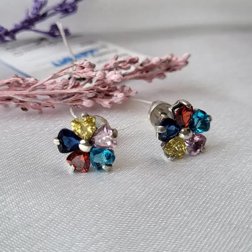 Серьги-гвоздики из серебра Цветок с разноцветными камнями 3,10 г